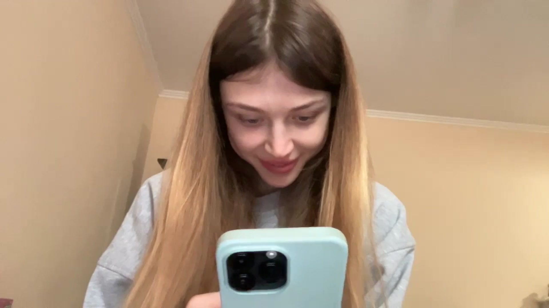 Gallery image thumbnail from Coconut_dream's myfreecams stream on, 12/06/2023, 10:57 image 8 of 20