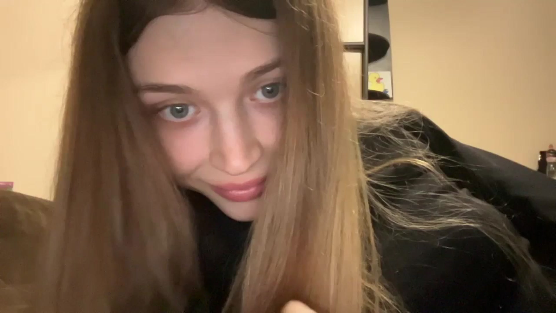Gallery image thumbnail from Coconut_dream's myfreecams stream on, 12/07/2023, 09:42 image 15 of 20