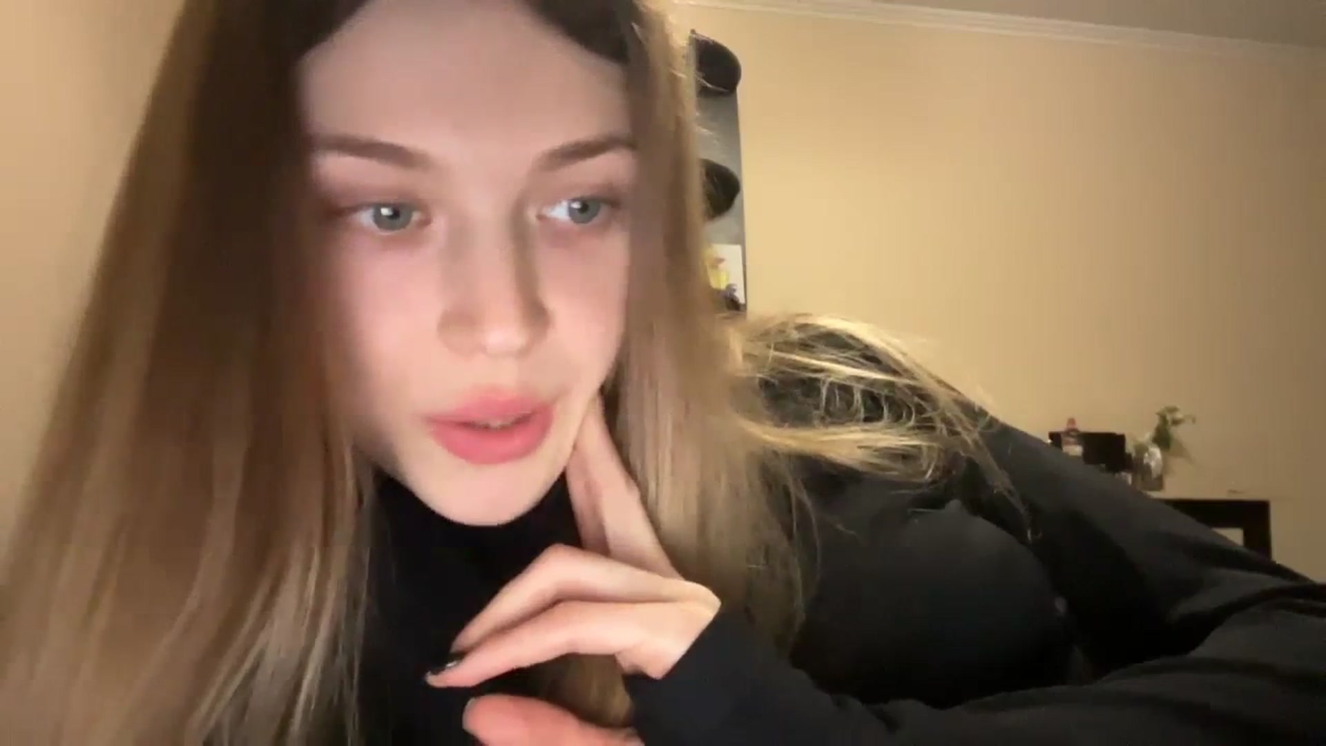 Gallery image thumbnail from Coconut_dream's myfreecams stream on, 12/07/2023, 09:42 image 4 of 20