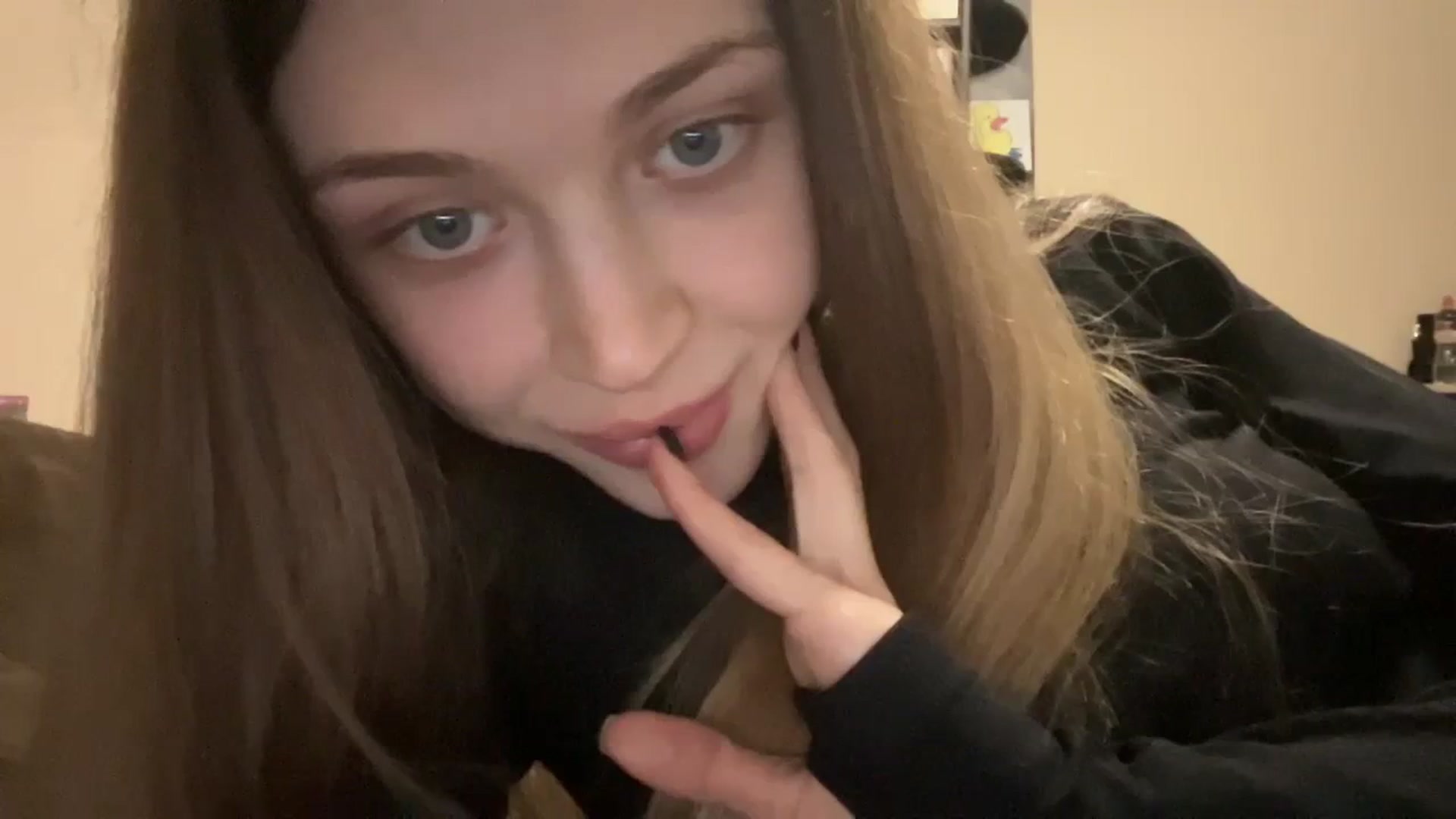 Gallery image thumbnail from Coconut_dream's myfreecams stream on, 12/07/2023, 09:42 image 18 of 20