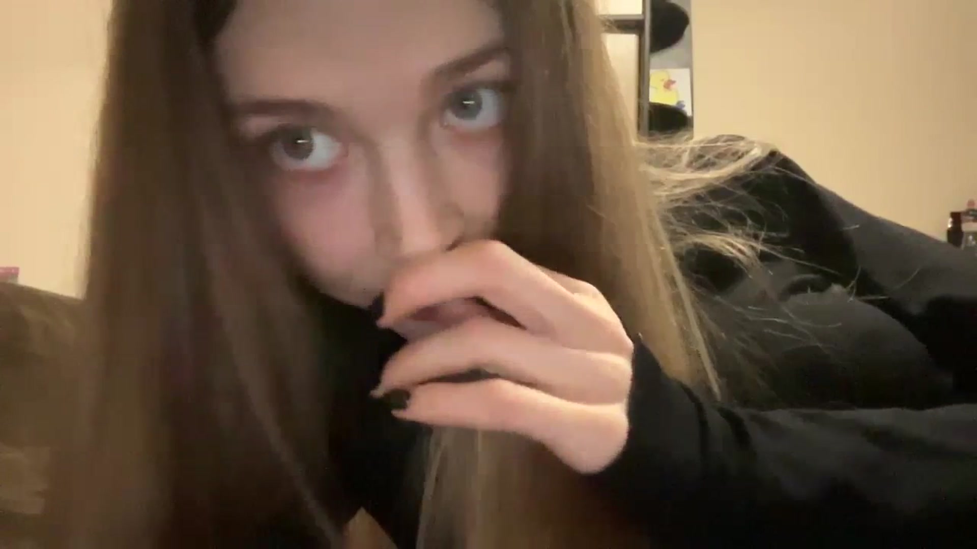 Gallery image thumbnail from Coconut_dream's myfreecams stream on, 12/07/2023, 10:52 image 2 of 20