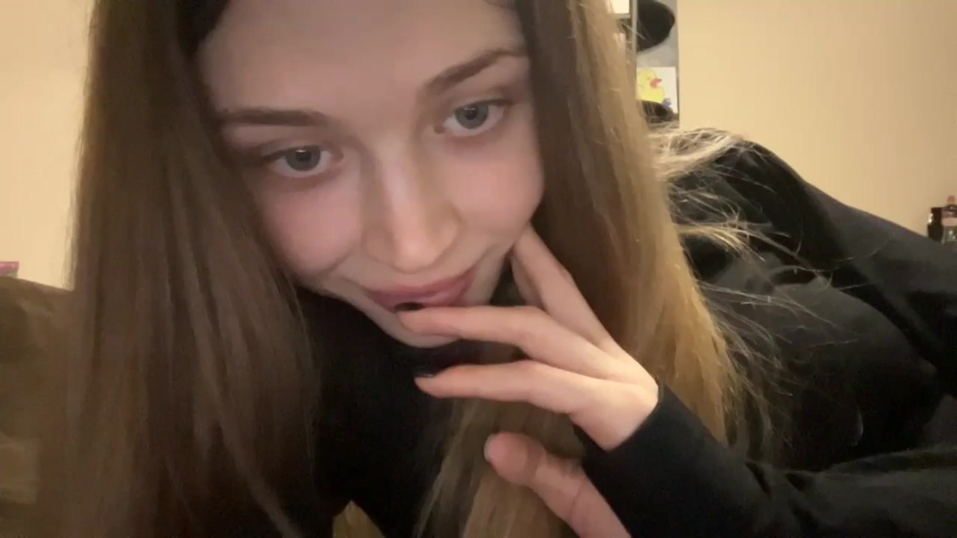Gallery image thumbnail from Coconut_dream's myfreecams stream on, 12/07/2023, 10:52 image 1 of 20