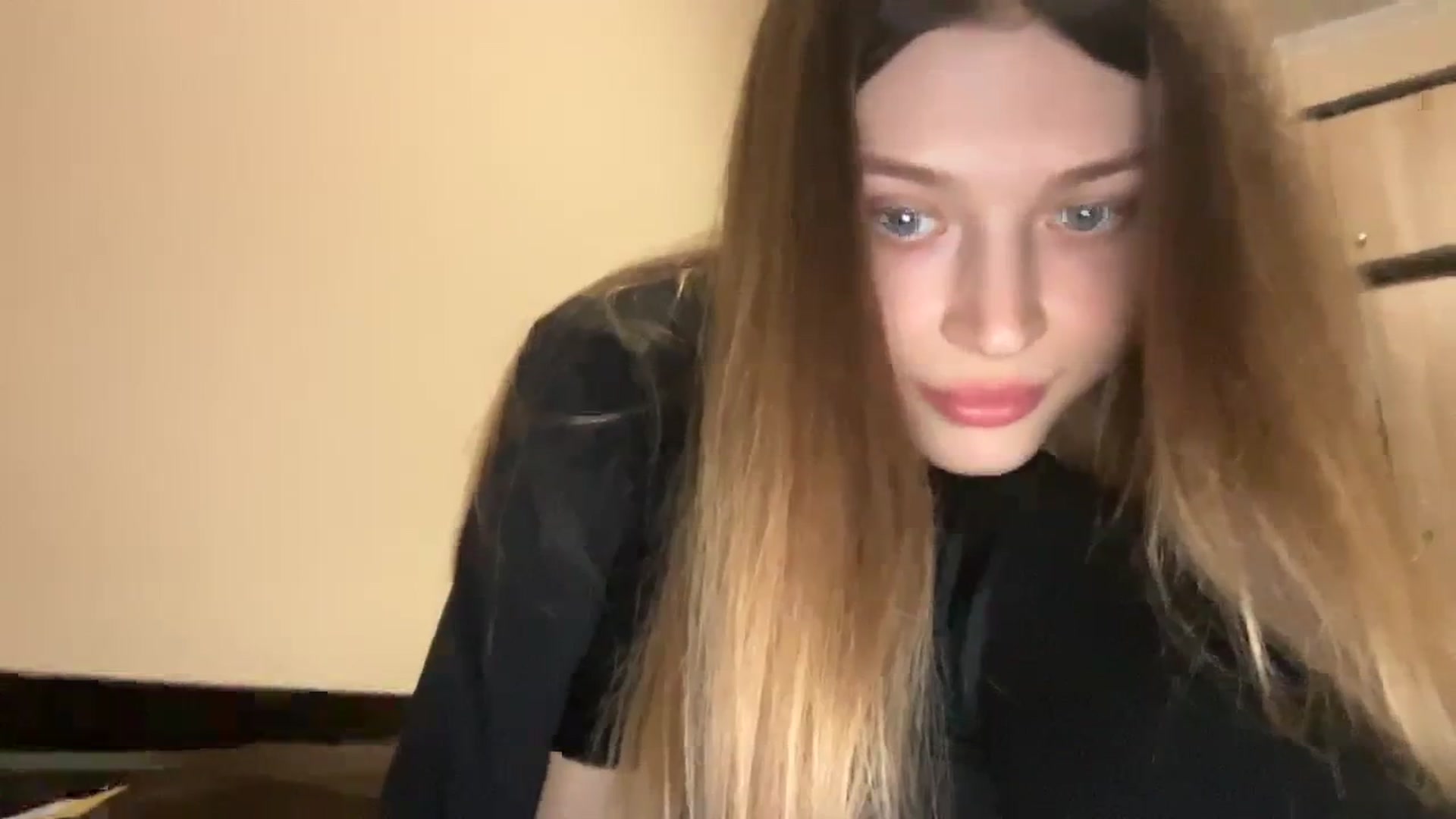 Gallery image thumbnail from Coconut_dream's myfreecams stream on, 12/07/2023, 11:13 image 15 of 20
