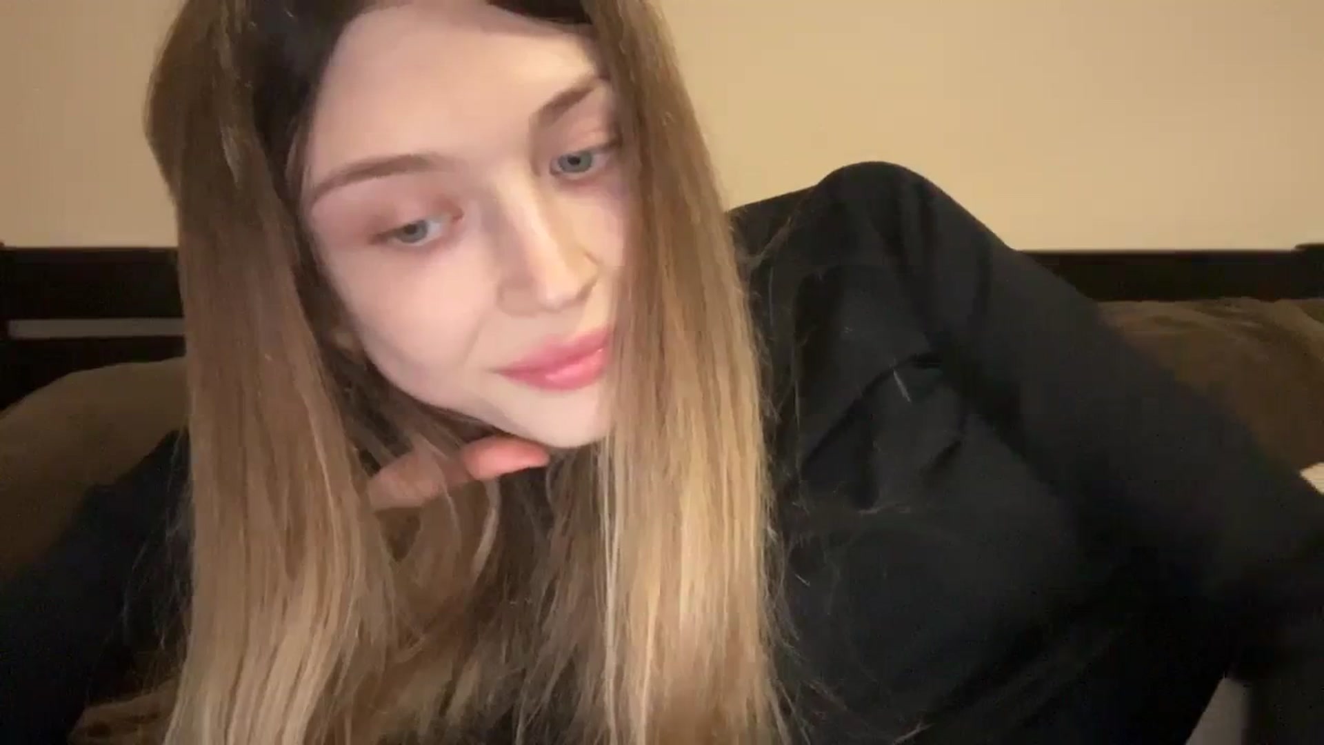 Gallery image thumbnail from Coconut_dream's myfreecams stream on, 12/07/2023, 12:12 image 8 of 20