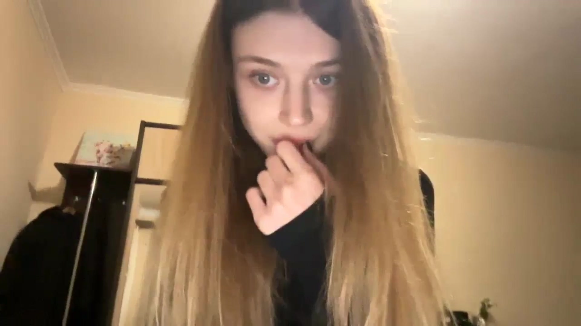 Gallery image thumbnail from Coconut_dream's myfreecams stream on, 12/07/2023, 12:48 image 6 of 20