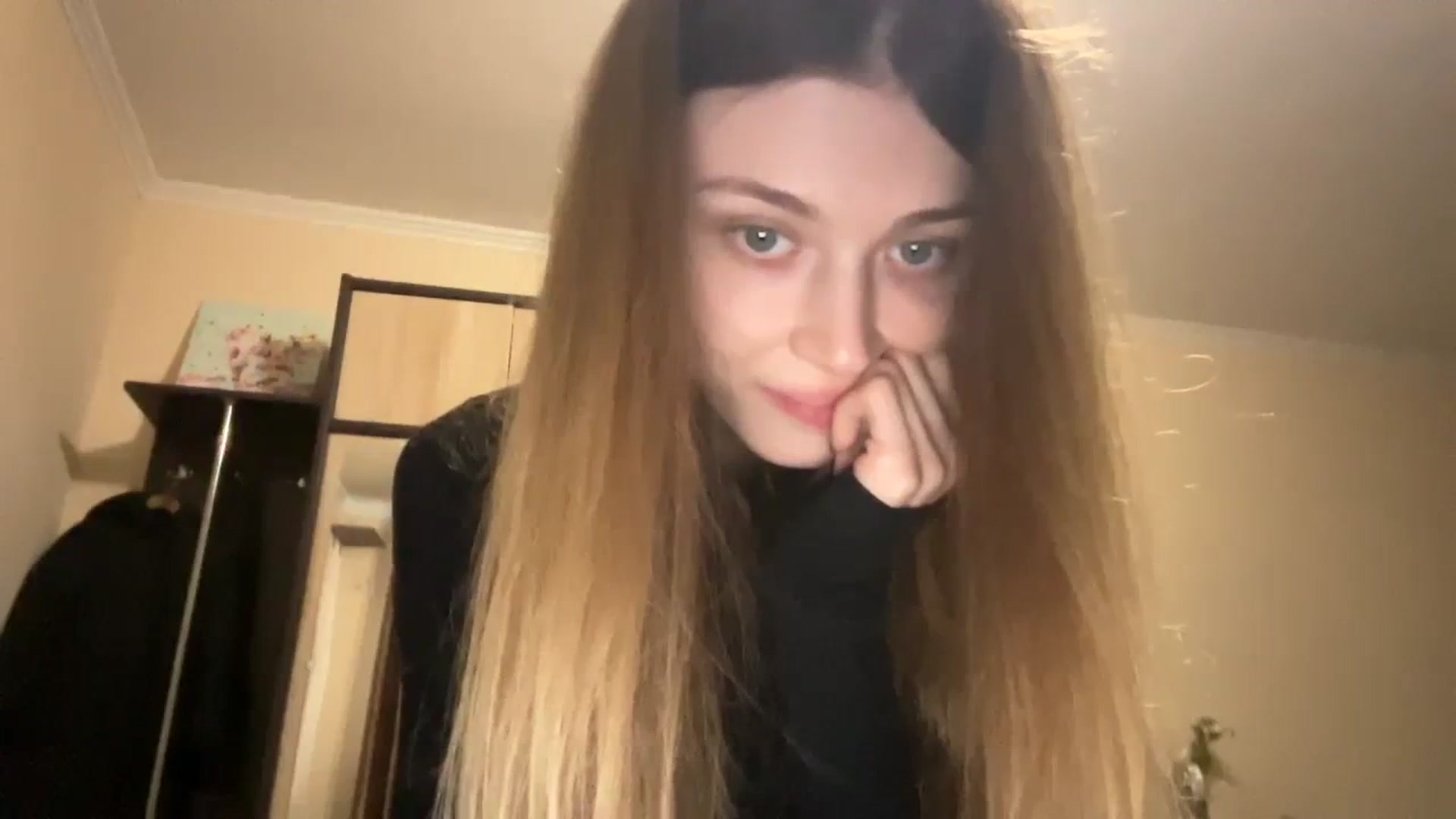 Gallery image thumbnail from Coconut_dream's myfreecams stream on, 12/07/2023, 12:48 image 11 of 20