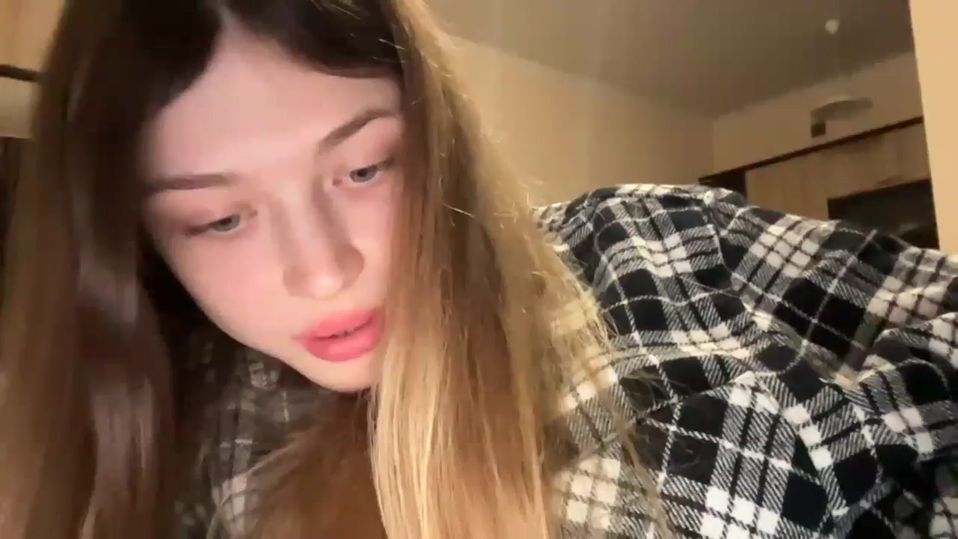 Gallery image thumbnail from Coconut_dream's myfreecams stream on, 12/09/2023, 07:46 image 1 of 20