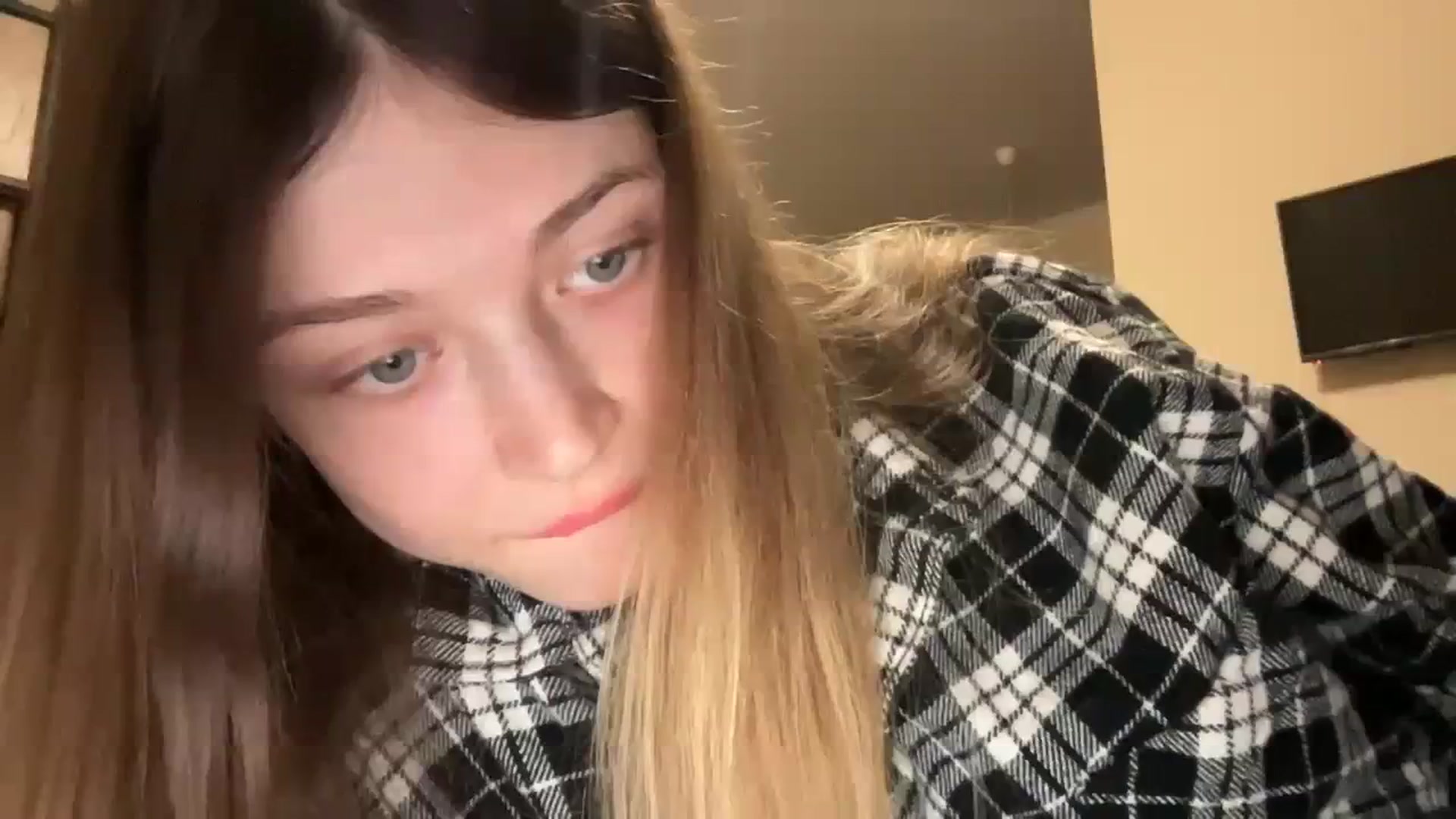 Gallery image thumbnail from Coconut_dream's myfreecams stream on, 12/09/2023, 07:46 image 6 of 20