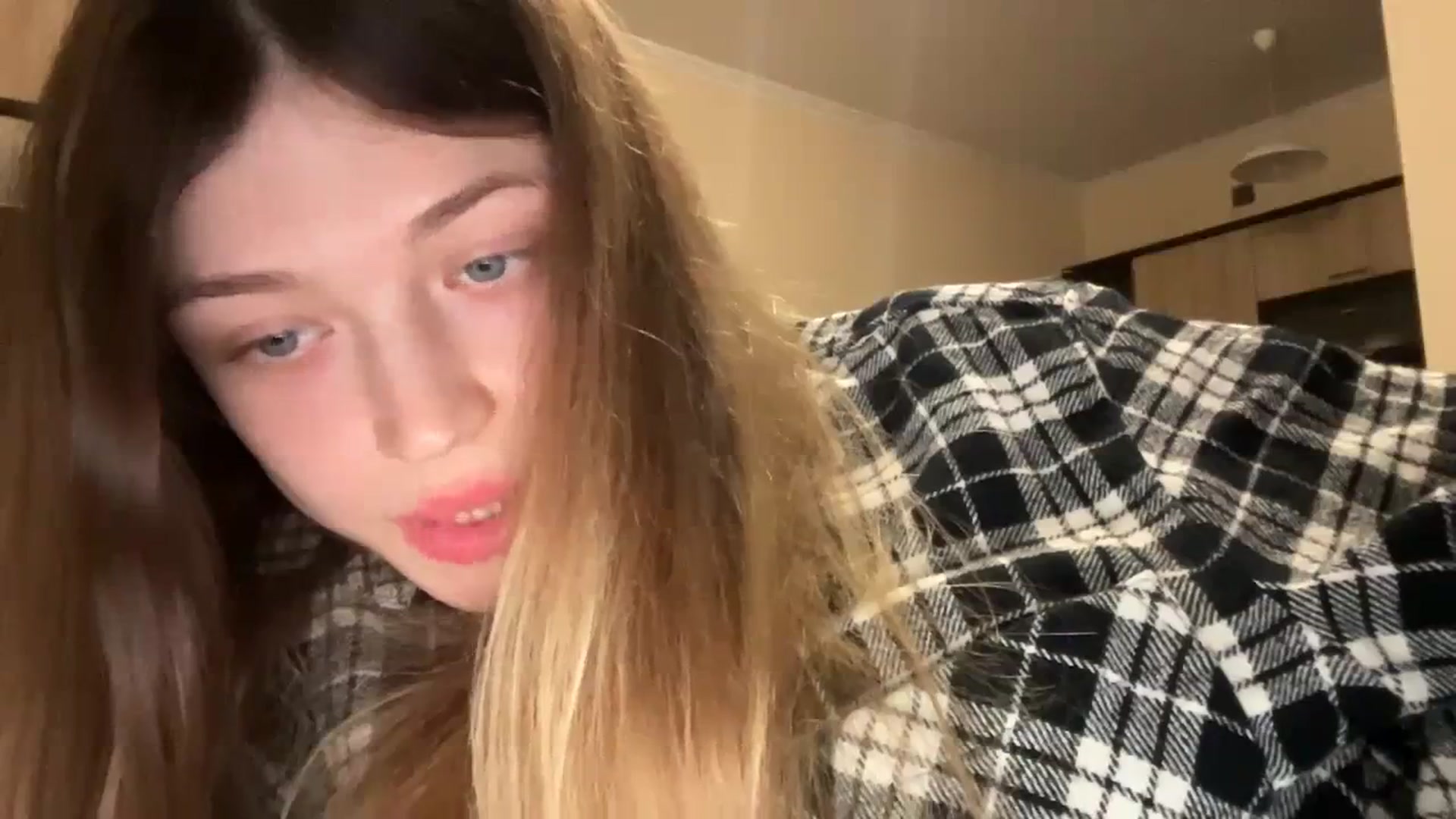 Gallery image thumbnail from Coconut_dream's myfreecams stream on, 12/09/2023, 07:46 image 2 of 20
