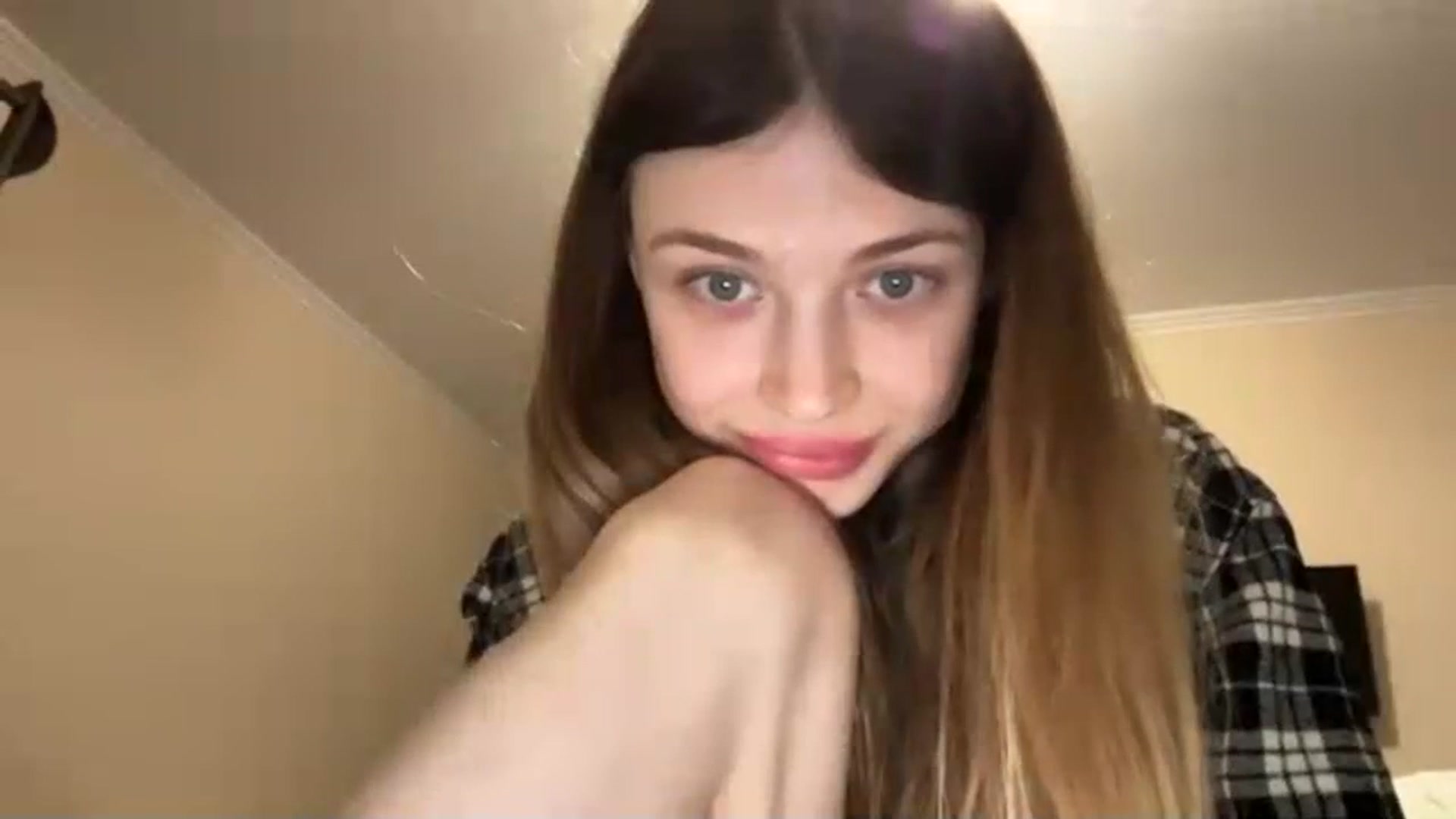 Gallery image thumbnail from Coconut_dream's myfreecams stream on, 12/09/2023, 08:48 image 19 of 20