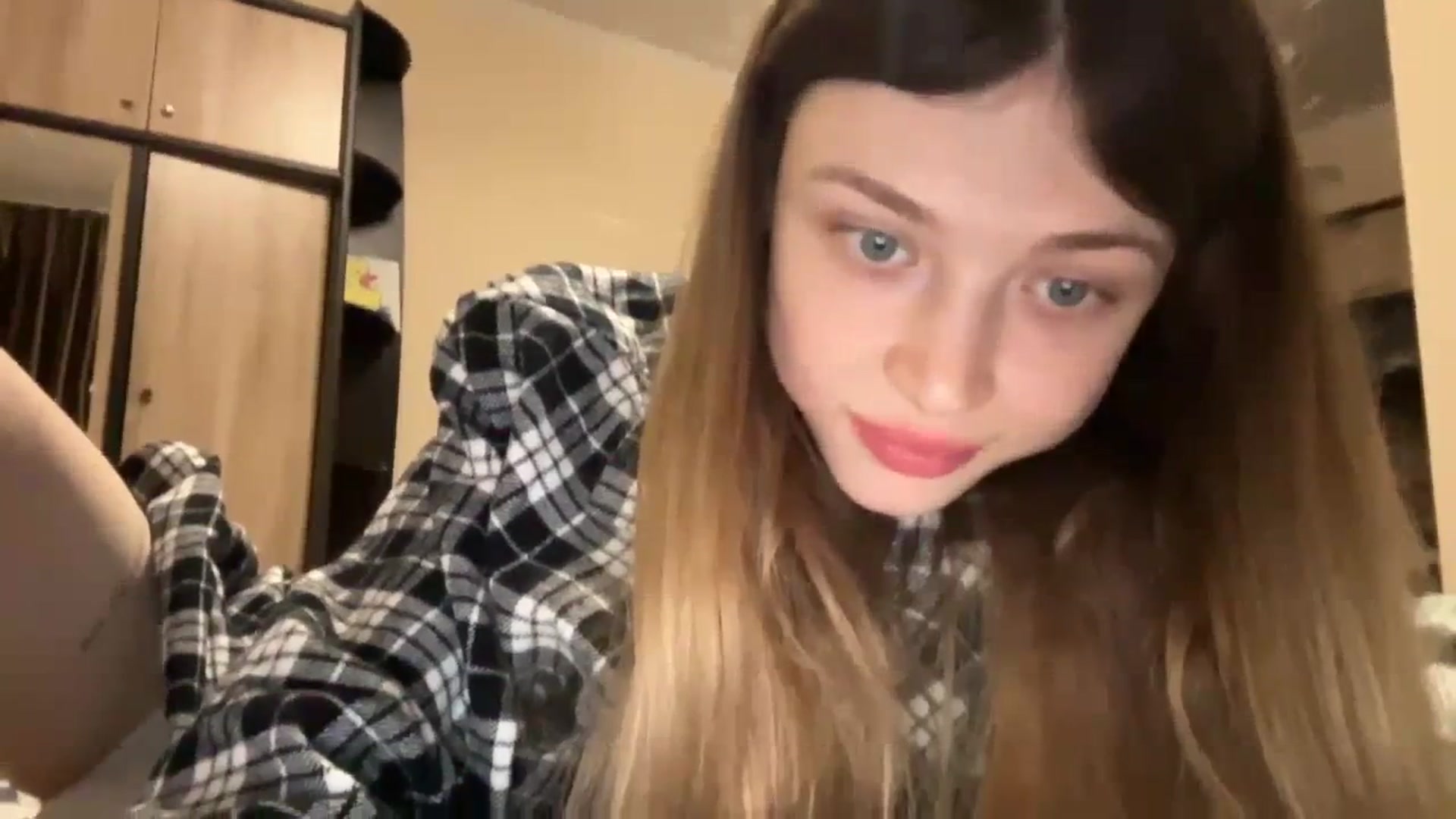 Gallery image thumbnail from Coconut_dream's myfreecams stream on, 12/09/2023, 09:25 image 3 of 20