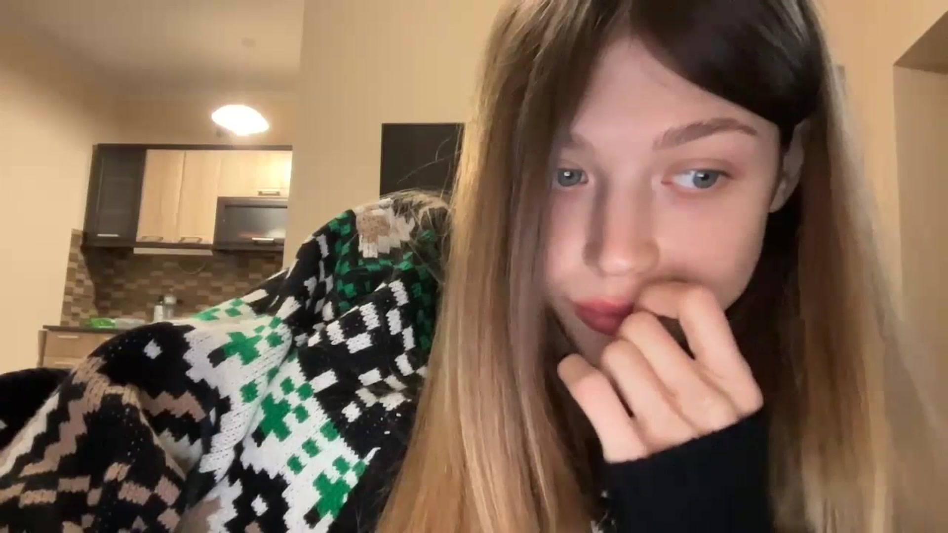 Gallery image thumbnail from Coconut_dream's myfreecams stream on, 12/10/2023, 07:37 image 18 of 20