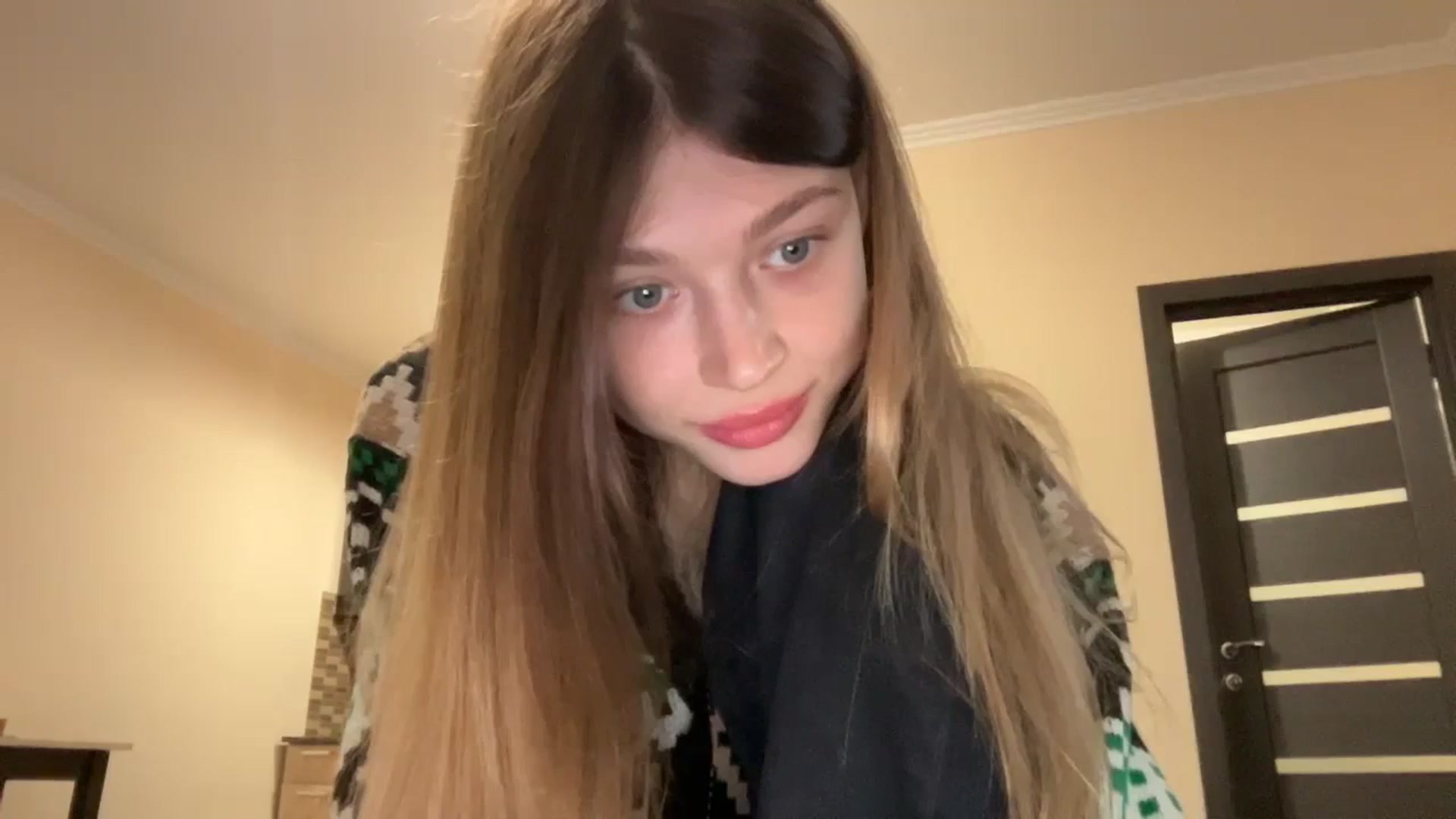 Gallery image thumbnail from Coconut_dream's myfreecams stream on, 12/10/2023, 07:37 image 4 of 20