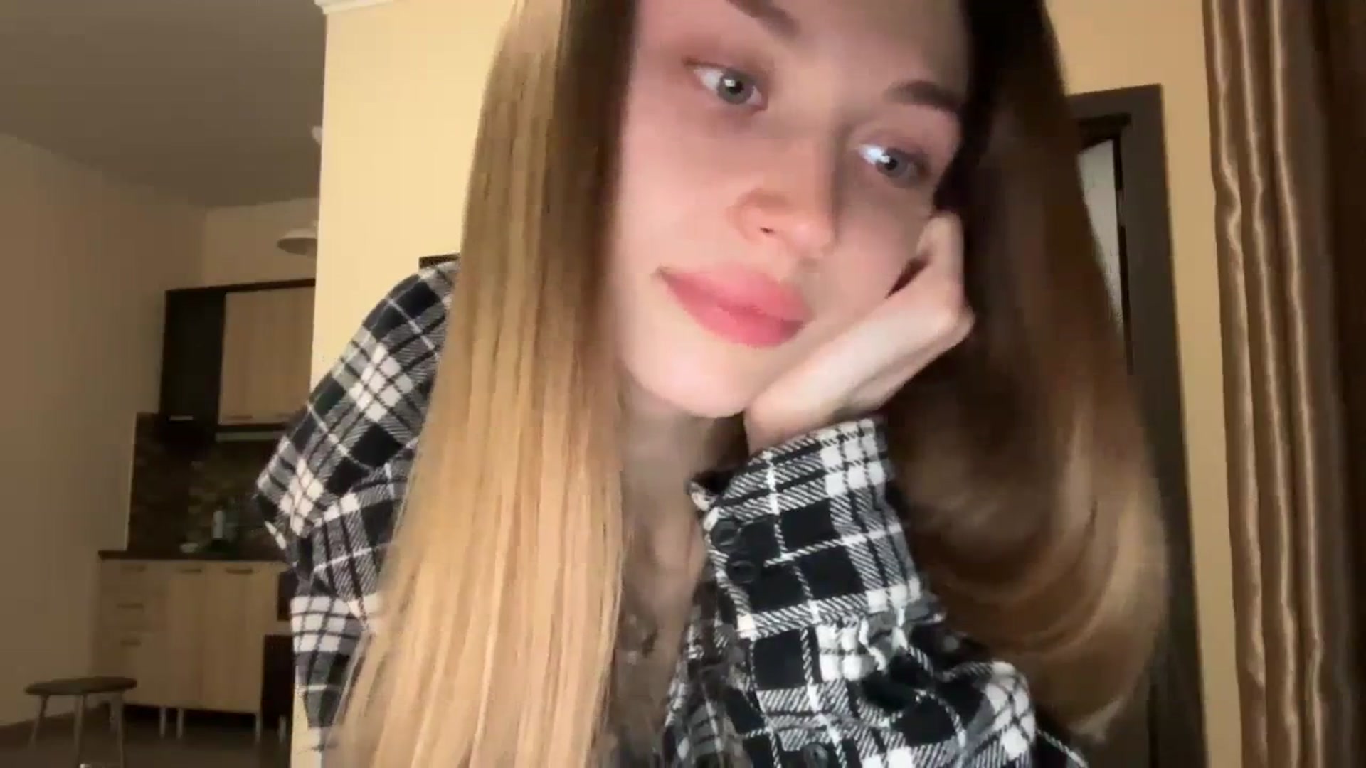 Gallery image thumbnail from Coconut_dream's myfreecams stream on, 12/11/2023, 19:35 image 9 of 20