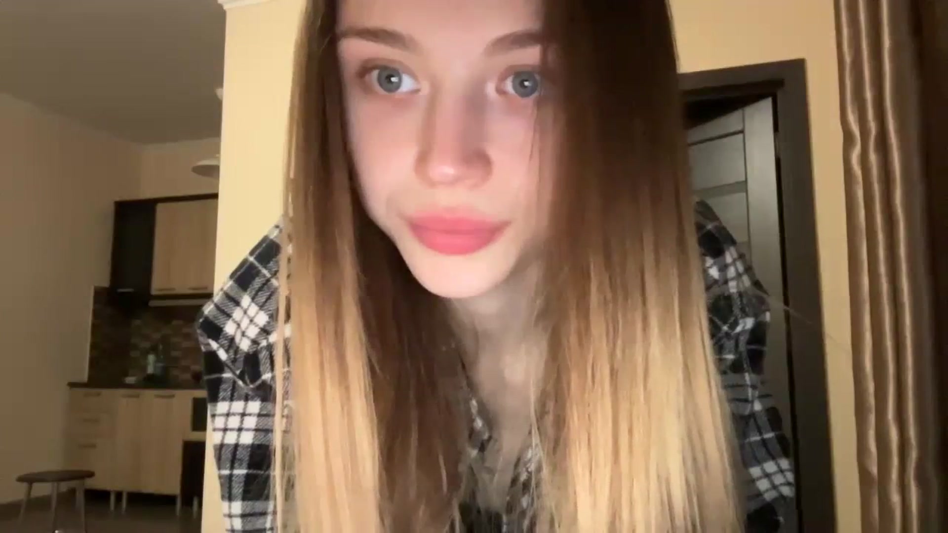 Gallery image thumbnail from Coconut_dream's myfreecams stream on, 12/11/2023, 19:35 image 8 of 20