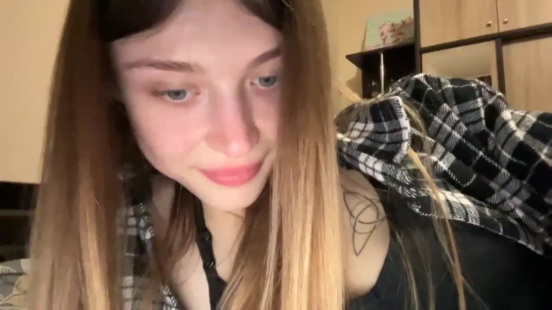 Gallery image thumbnail from Coconut_dream's myfreecams stream on, 12/11/2023, 20:12 image 14 of 20