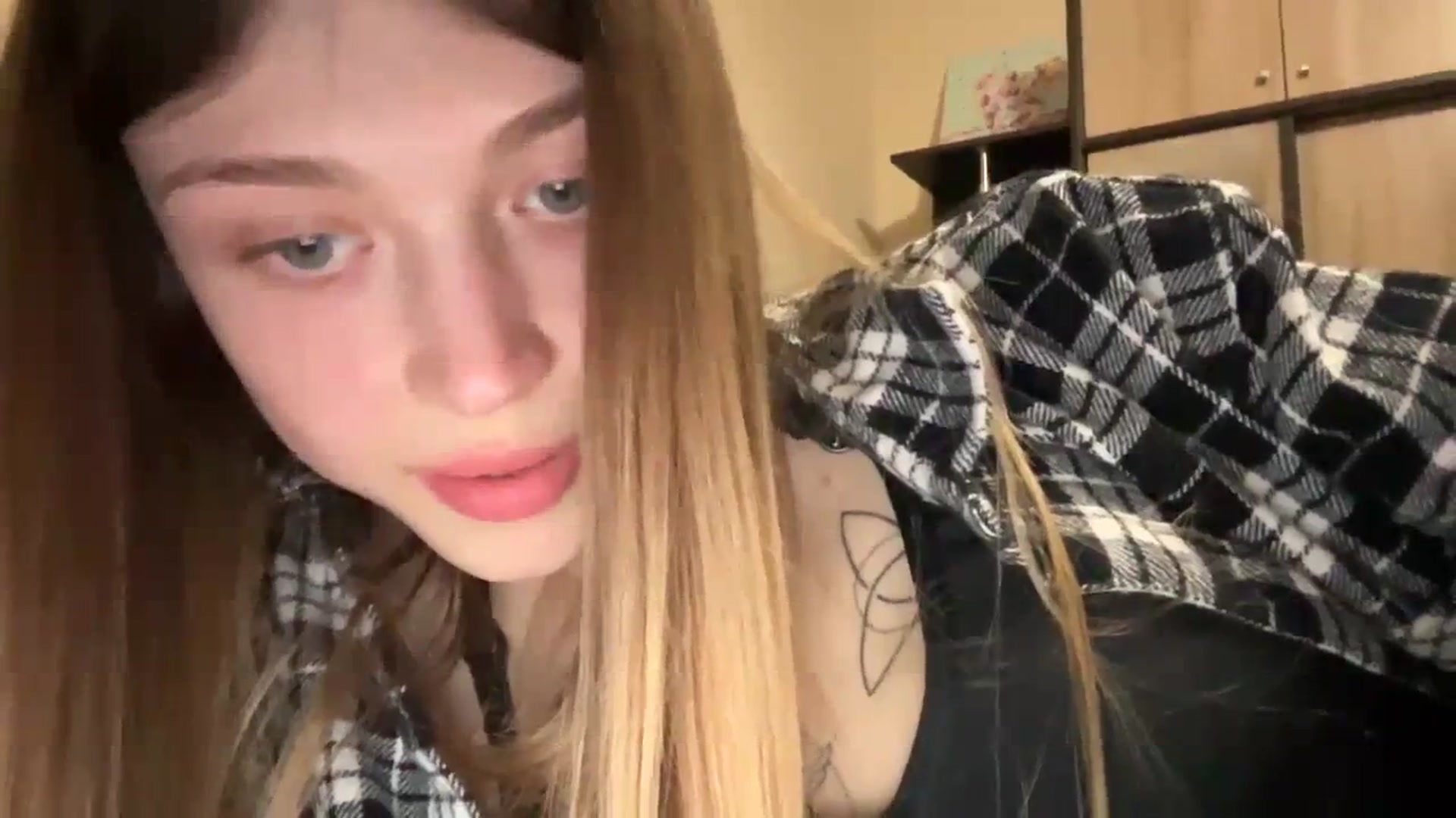 Gallery image thumbnail from Coconut_dream's myfreecams stream on, 12/11/2023, 20:12 image 11 of 20