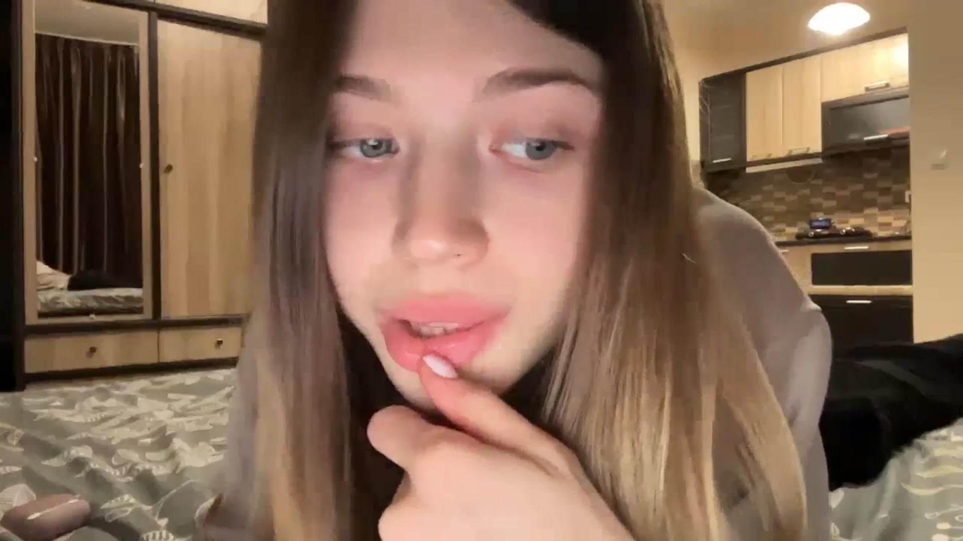 Gallery image thumbnail from Coconut_dream's myfreecams stream on, 12/12/2023, 06:41 image 5 of 20