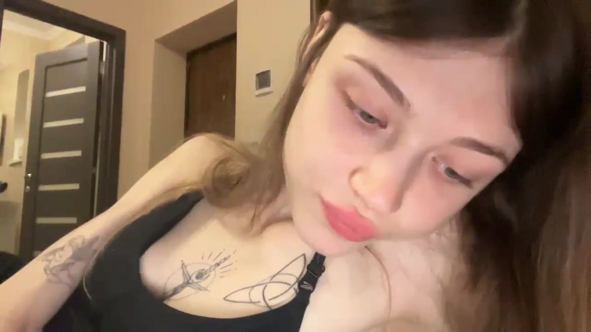Gallery image thumbnail from Coconut_dream's myfreecams stream on, 12/14/2023, 07:45 image 8 of 20