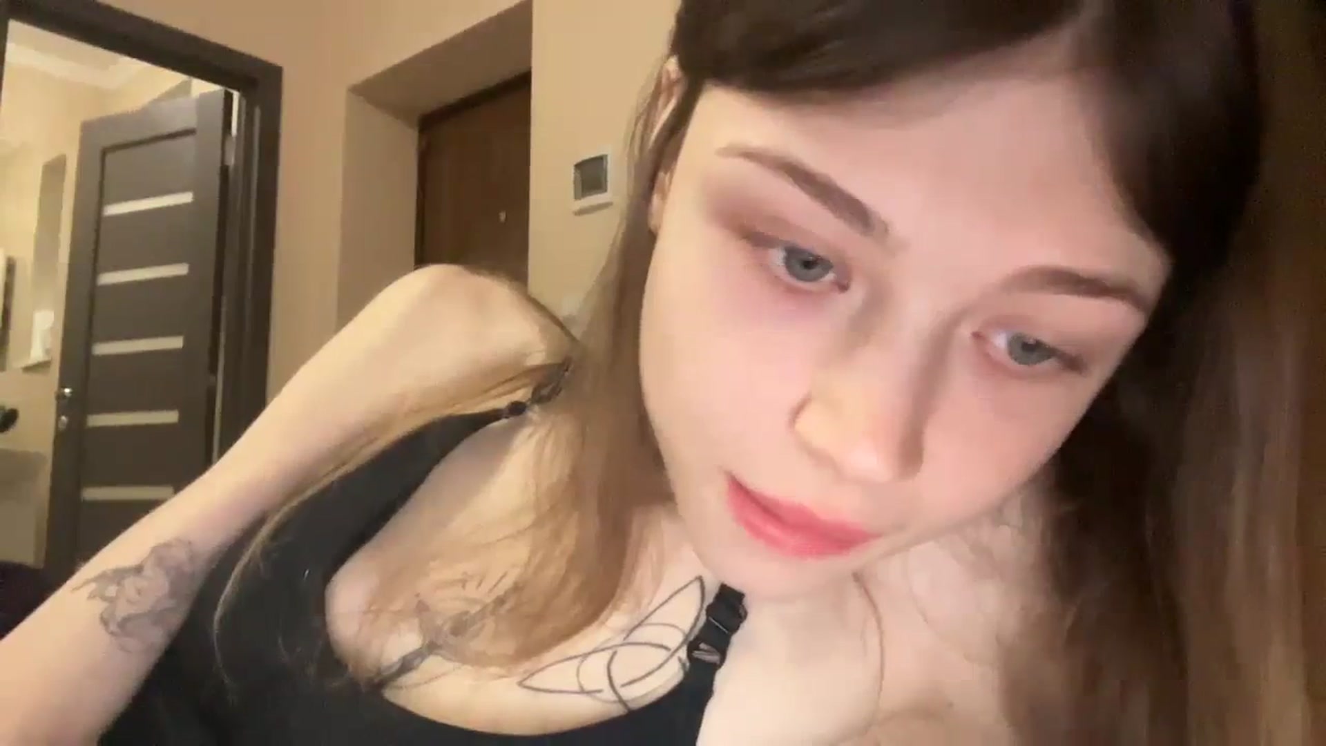 Gallery image thumbnail from Coconut_dream's myfreecams stream on, 12/14/2023, 07:45 image 14 of 20