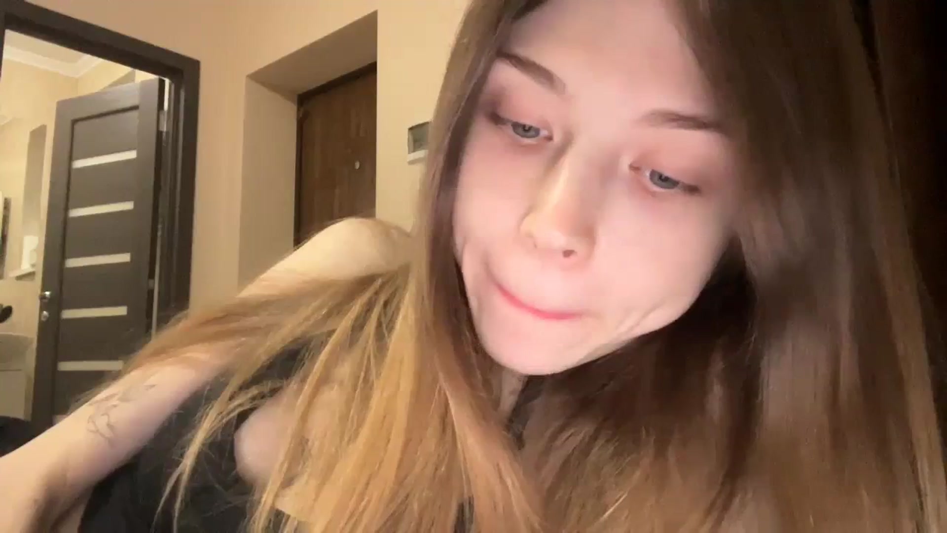 Gallery image thumbnail from Coconut_dream's myfreecams stream on, 12/14/2023, 07:45 image 15 of 20