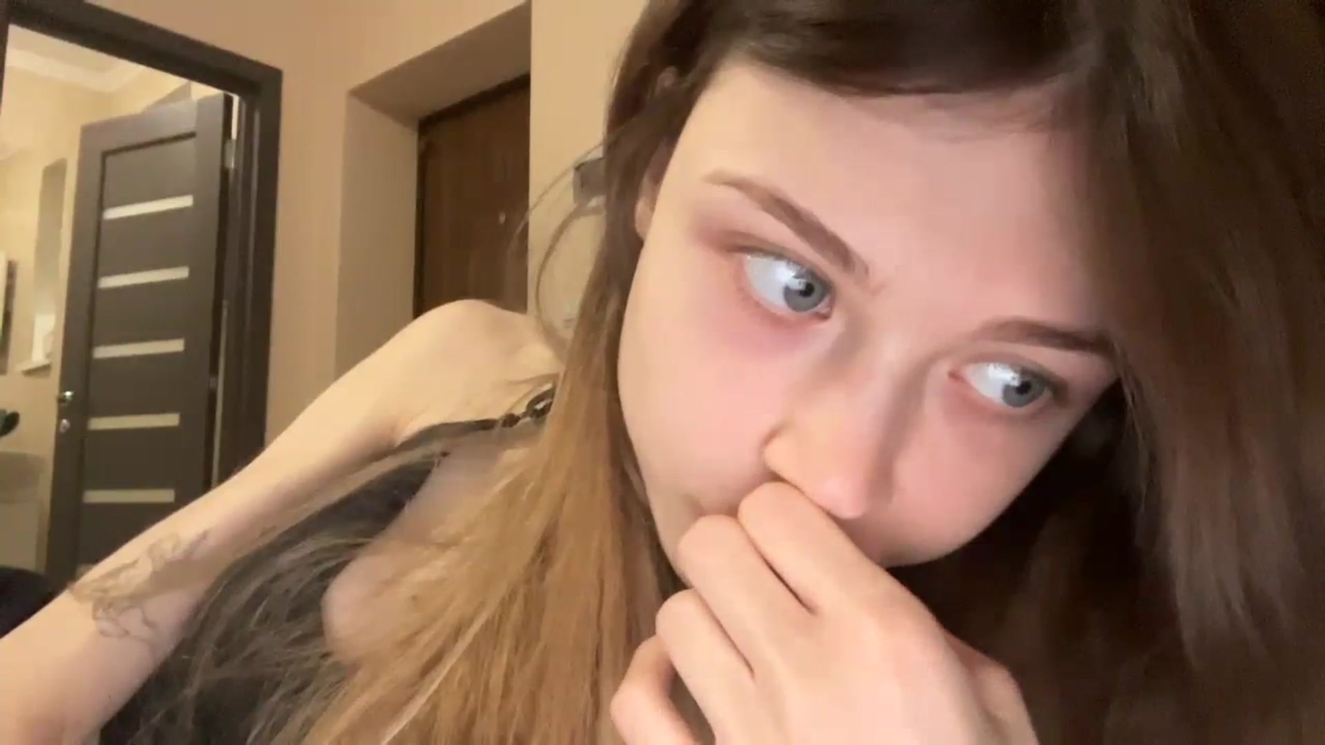 Gallery image thumbnail from Coconut_dream's myfreecams stream on, 12/14/2023, 07:45 image 18 of 20