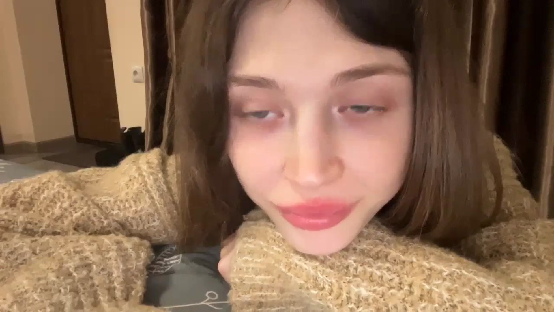 Gallery image thumbnail from Coconut_dream's myfreecams stream on, 12/17/2023, 19:20 image 15 of 20
