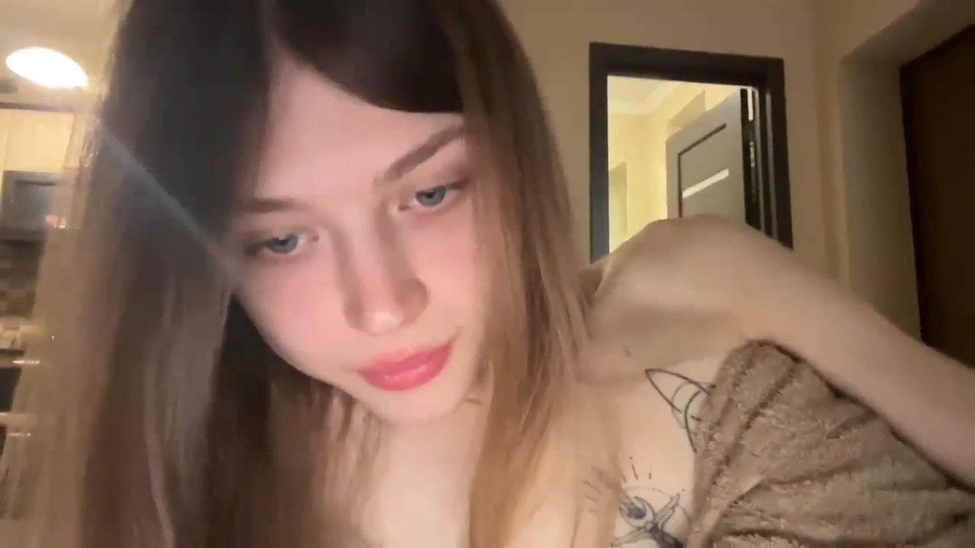 Gallery image thumbnail from Coconut_dream's myfreecams stream on, 12/19/2023, 07:20 image 15 of 20