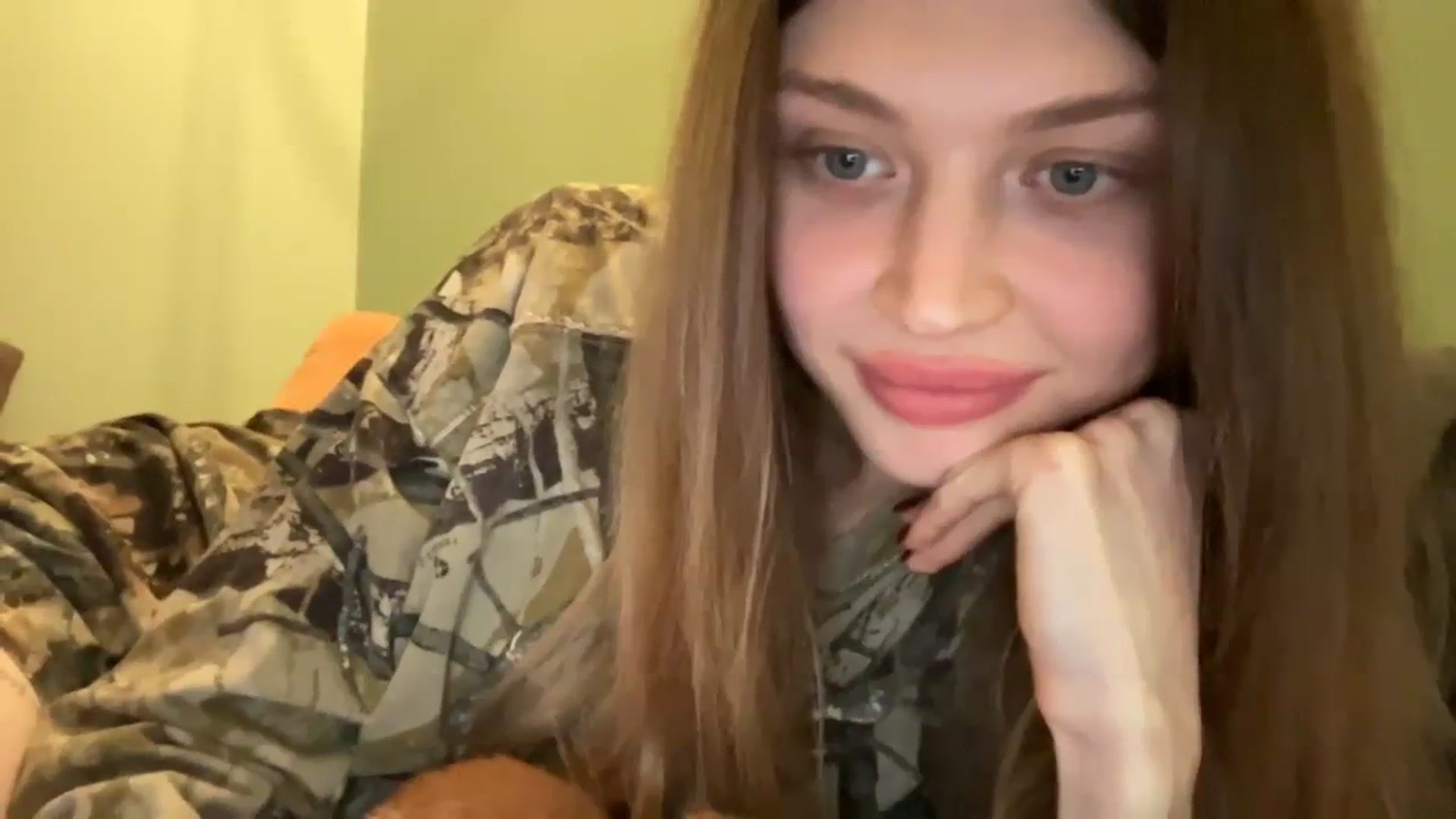 Gallery image thumbnail from Coconut_dream's myfreecams stream on, 01/05/2024, 21:40 image 13 of 20