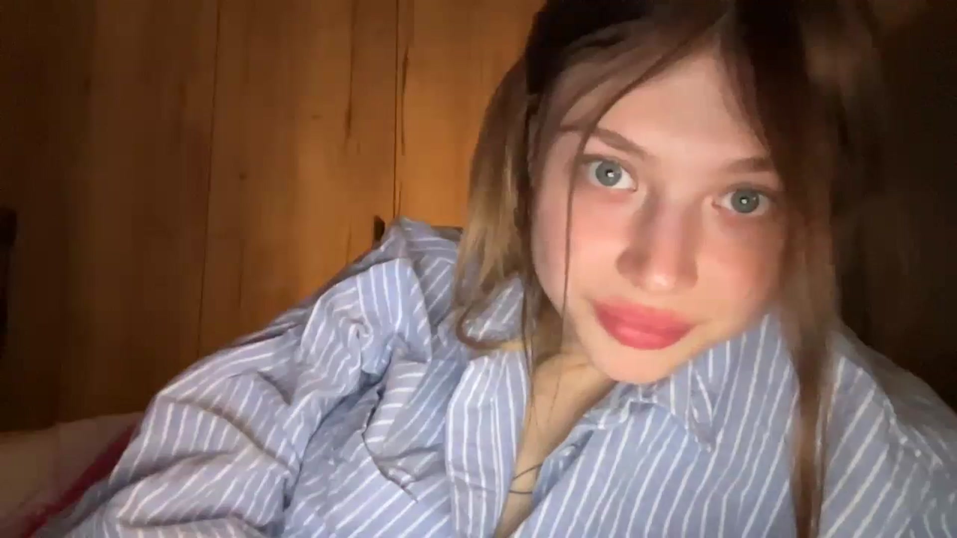 Gallery image thumbnail from Coconut_dream's myfreecams stream on, 01/06/2024, 23:24 image 2 of 20