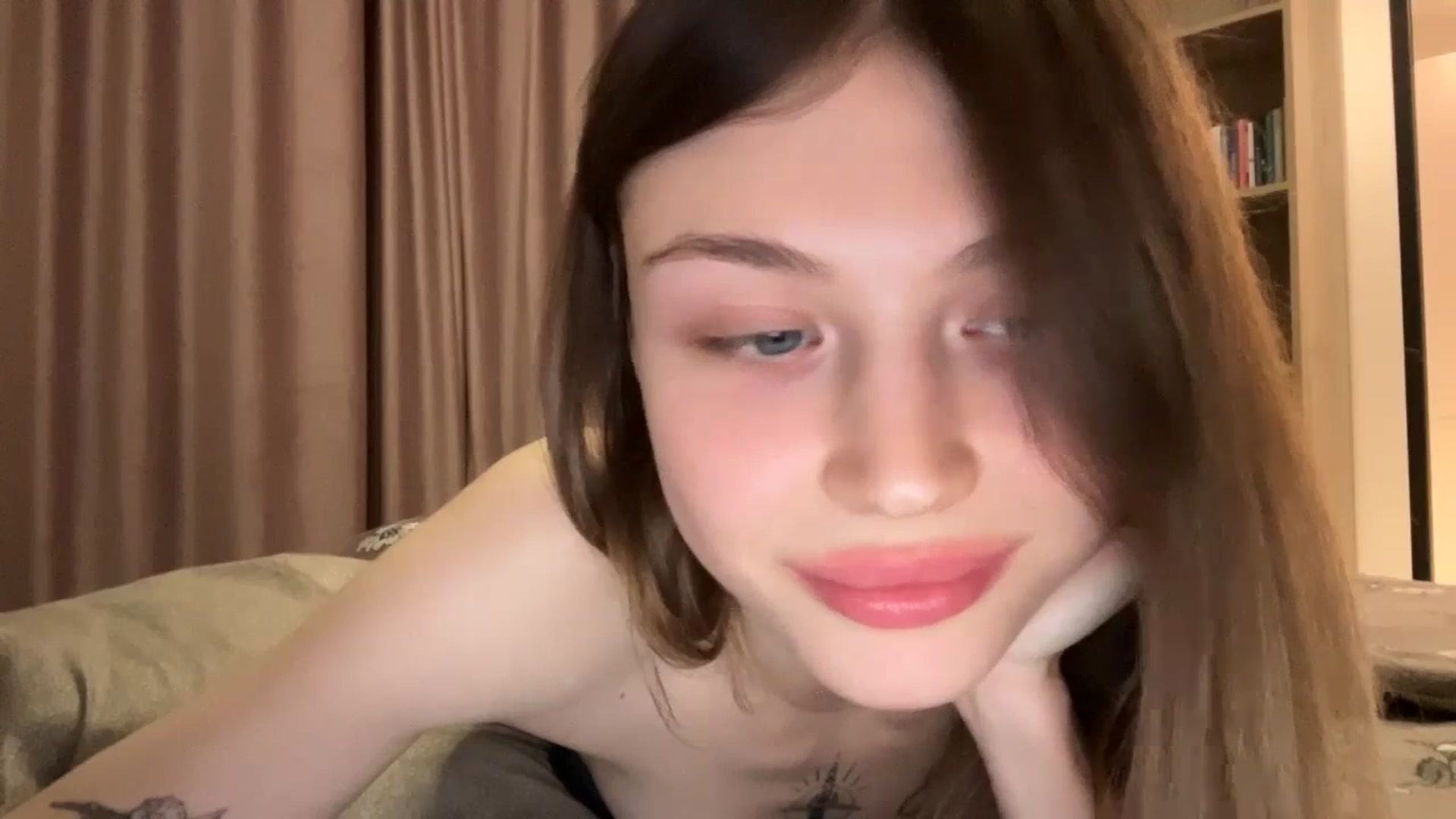 Gallery image thumbnail from Coconut_dream's myfreecams stream on, 01/08/2024, 17:21 image 8 of 20