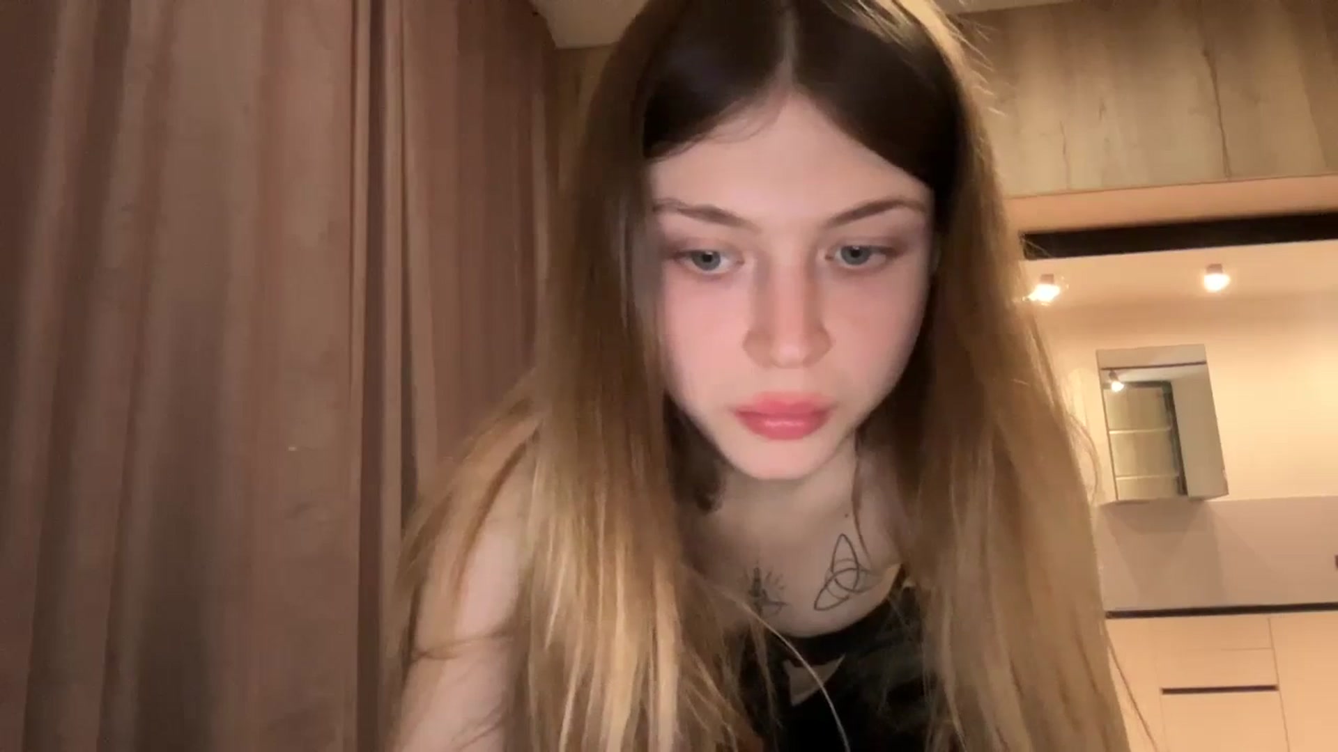 Gallery image thumbnail from Coconut_dream's myfreecams stream on, 01/08/2024, 21:34 image 15 of 20