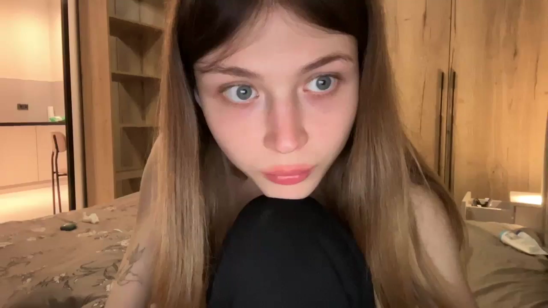 Gallery image thumbnail from Coconut_dream's myfreecams stream on, 01/08/2024, 21:34 image 6 of 20