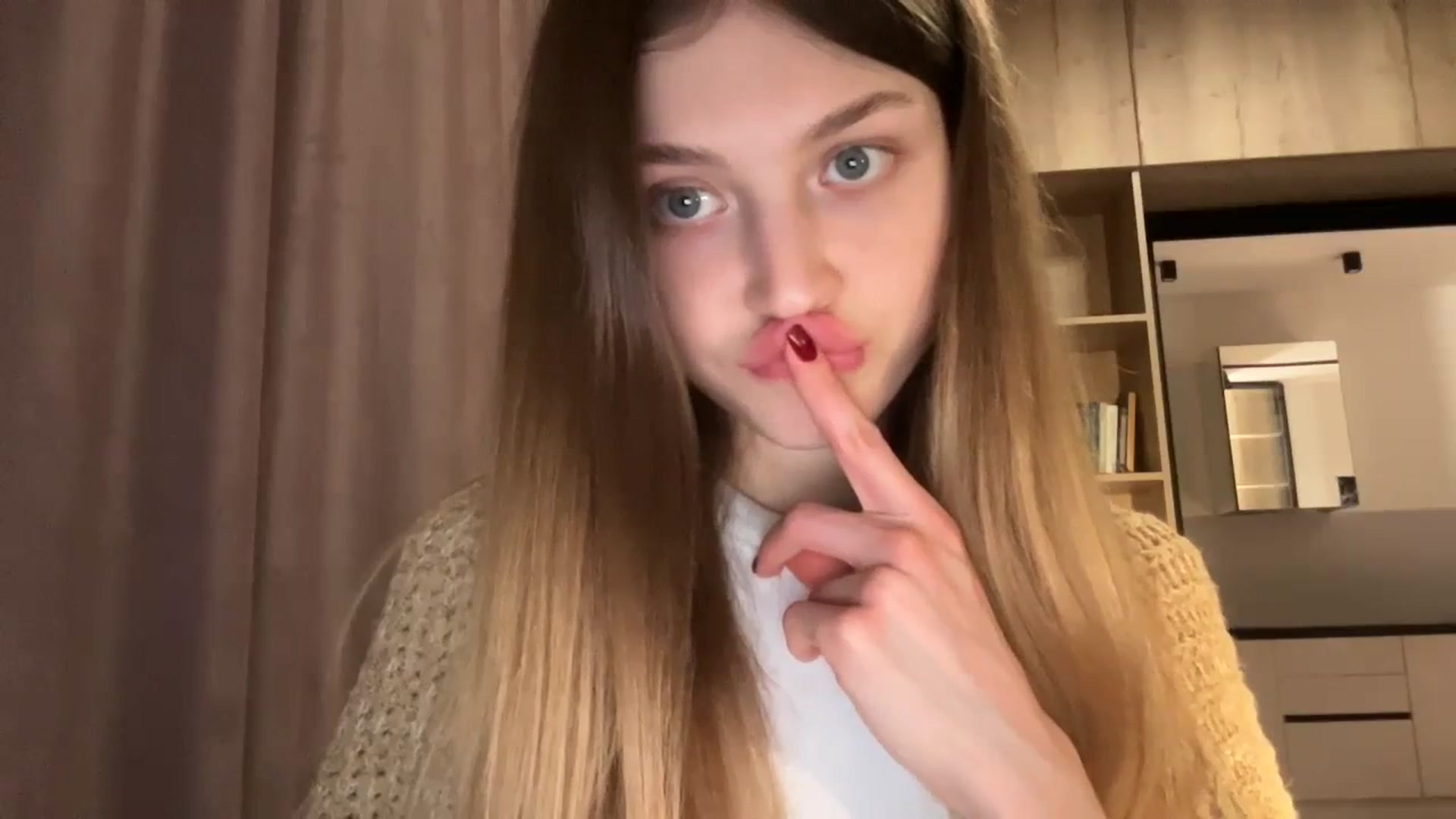 Gallery image thumbnail from Coconut_dream's myfreecams stream on, 01/10/2024, 20:29 image 3 of 20