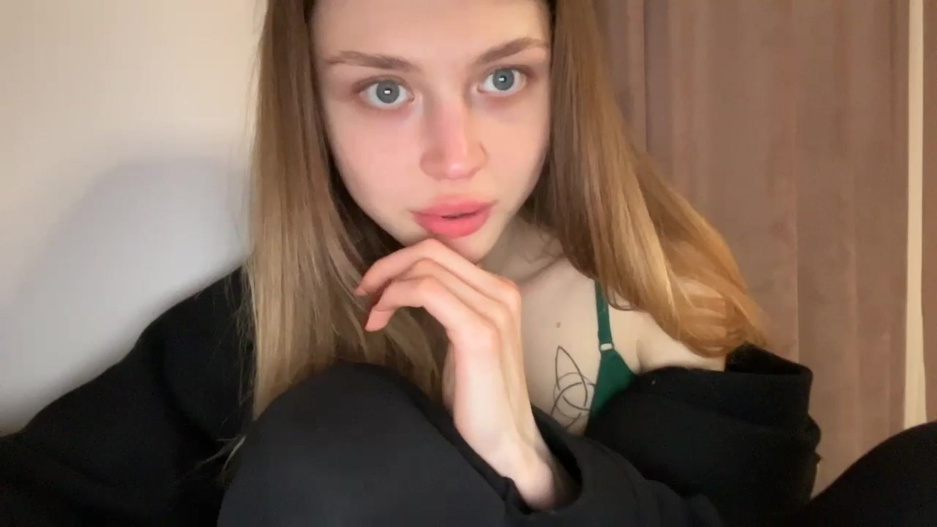 Gallery image thumbnail from Coconut_dream's myfreecams stream on, 01/12/2024, 21:22 image 17 of 20