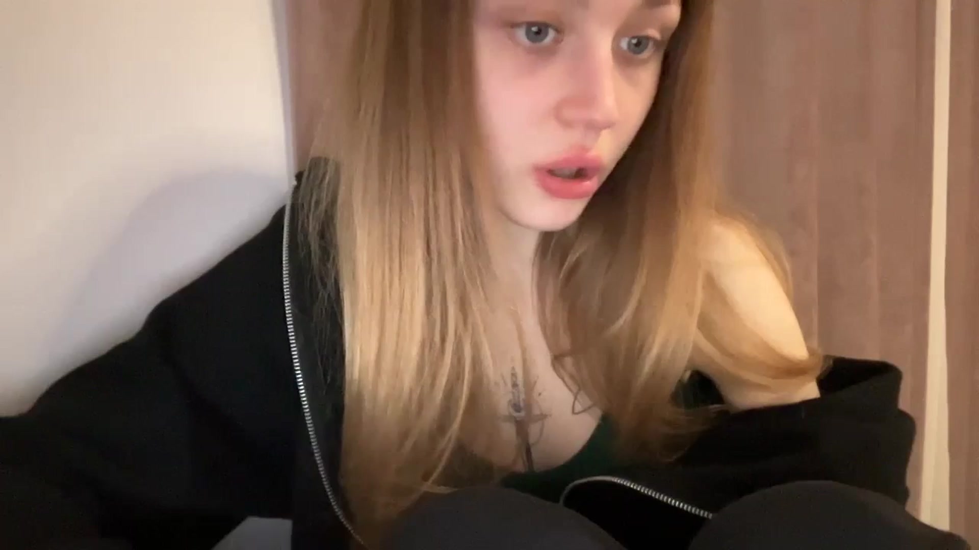 Gallery image thumbnail from Coconut_dream's myfreecams stream on, 01/12/2024, 21:22 image 18 of 20
