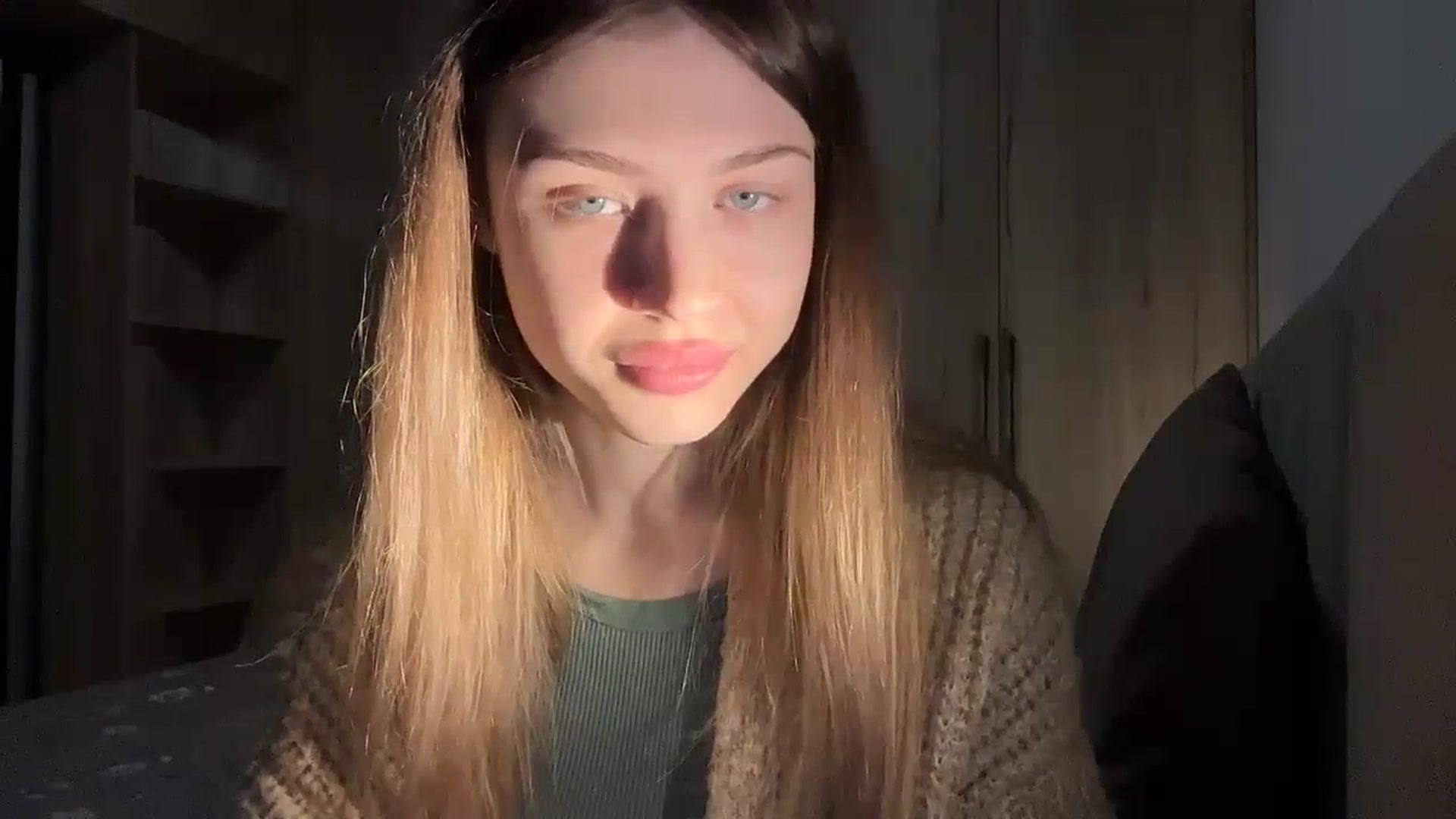 Gallery image thumbnail from Coconut_dream's myfreecams stream on, 01/22/2024, 21:35 image 8 of 20