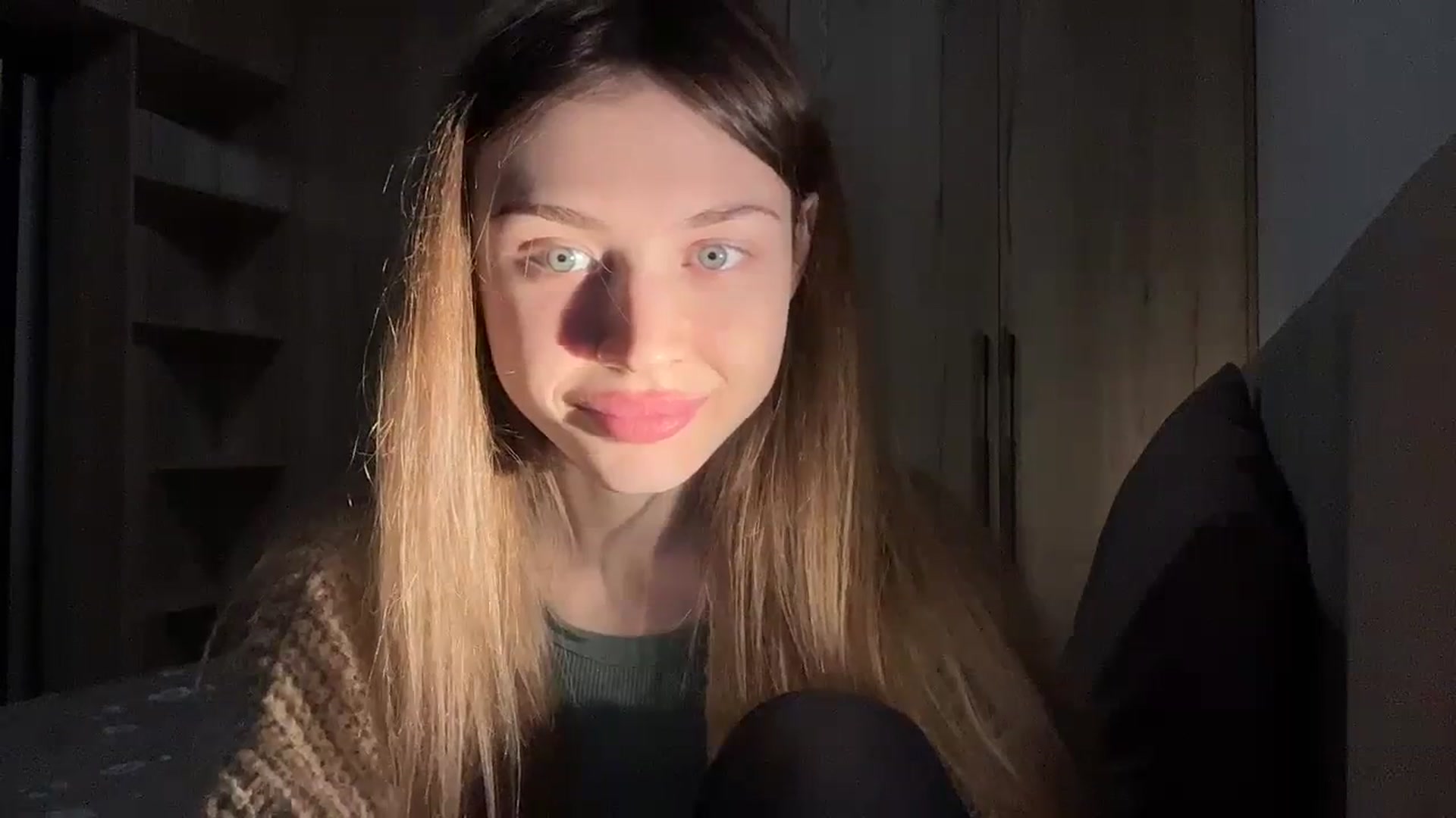 Gallery image thumbnail from Coconut_dream's myfreecams stream on, 01/22/2024, 21:35 image 10 of 20