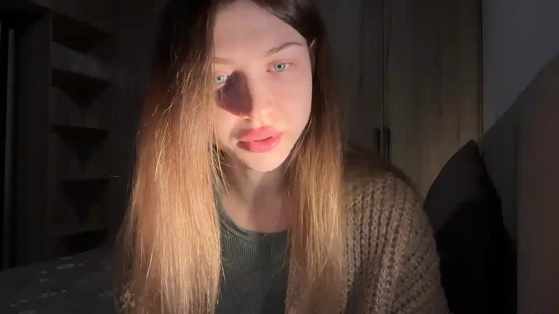Gallery image thumbnail from Coconut_dream's myfreecams stream on, 01/22/2024, 21:35 image 5 of 20