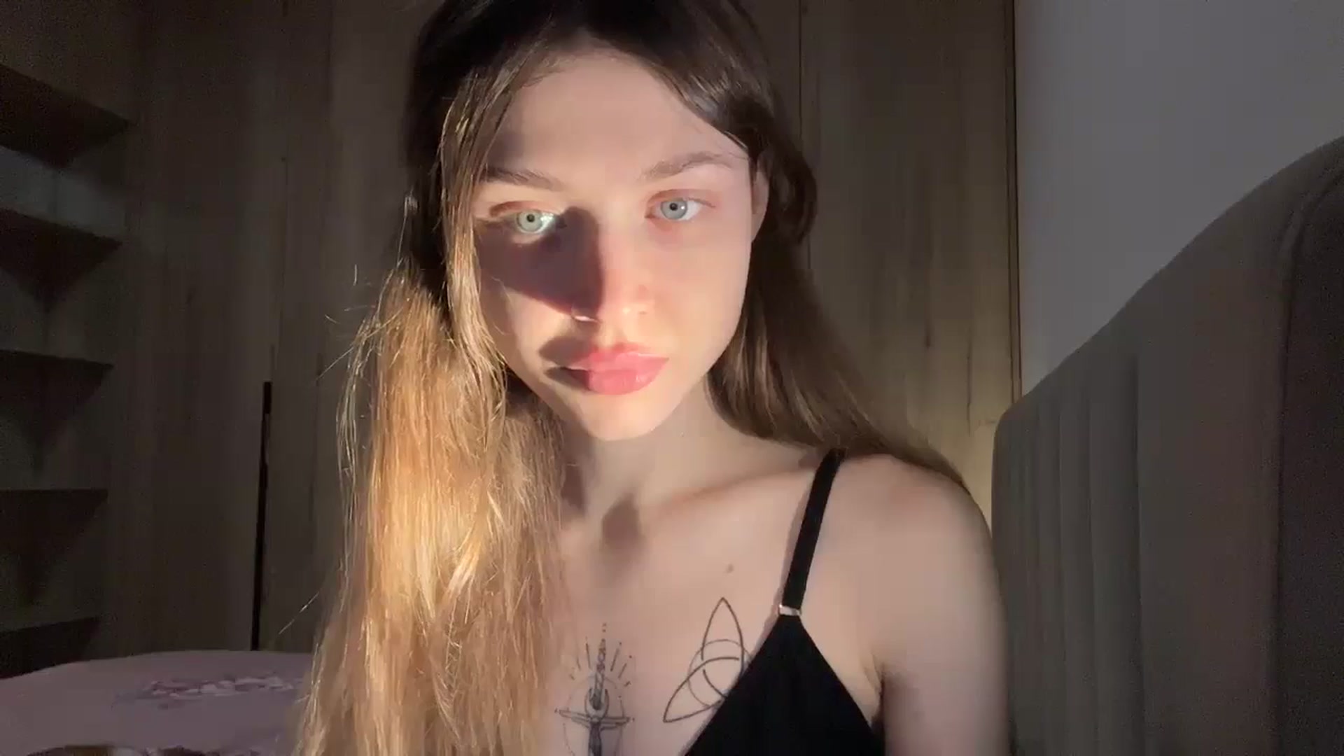 Gallery image thumbnail from Coconut_dream's myfreecams stream on, 01/24/2024, 20:17 image 5 of 20