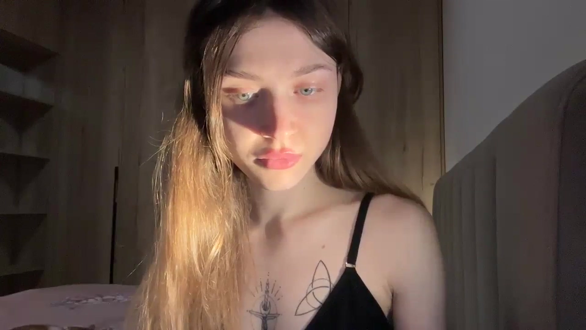 Gallery image thumbnail from Coconut_dream's myfreecams stream on, 01/24/2024, 20:17 image 4 of 20