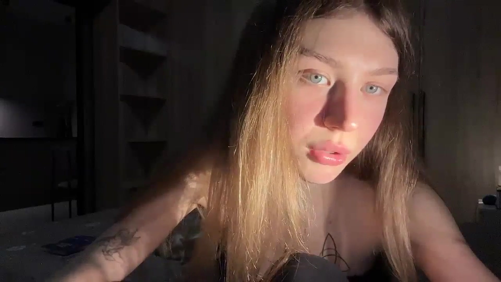 Gallery image thumbnail from Coconut_dream's myfreecams stream on, 02/04/2024, 17:27 image 10 of 20
