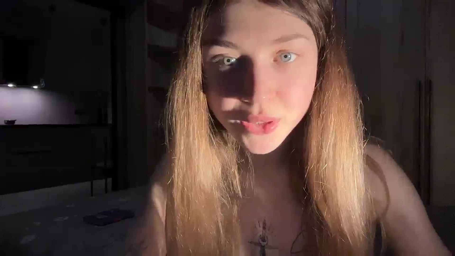 Gallery image thumbnail from Coconut_dream's myfreecams stream on, 02/04/2024, 17:27 image 15 of 20