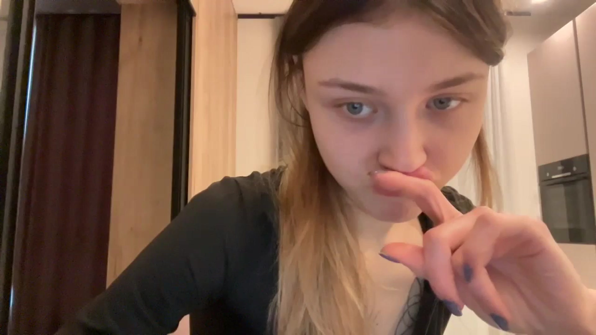 Gallery image thumbnail from Coconut_dream's myfreecams stream on, 02/08/2024, 08:46 image 6 of 20