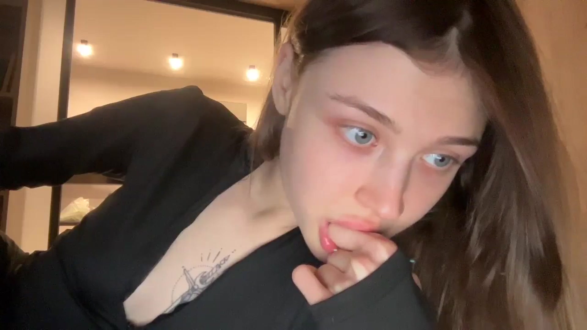 Gallery image thumbnail from Coconut_dream's myfreecams stream on, 02/08/2024, 11:48 image 7 of 20