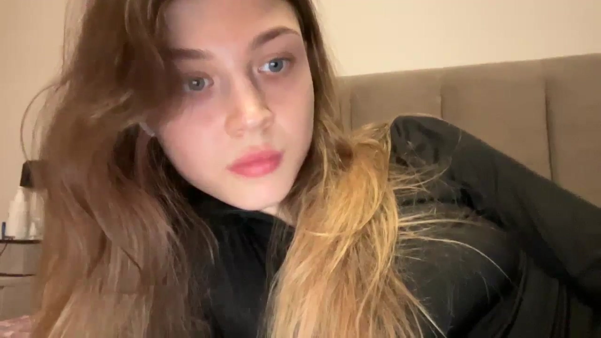 Gallery image thumbnail from Coconut_dream's myfreecams stream on, 02/11/2024, 20:20 image 19 of 20