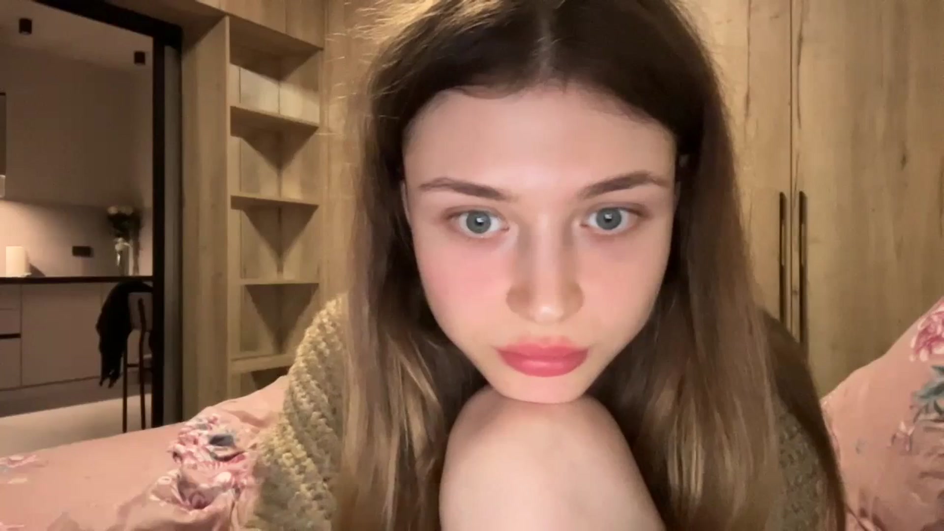 Gallery image thumbnail from Coconut_dream's myfreecams stream on, 02/12/2024, 17:49 image 7 of 20