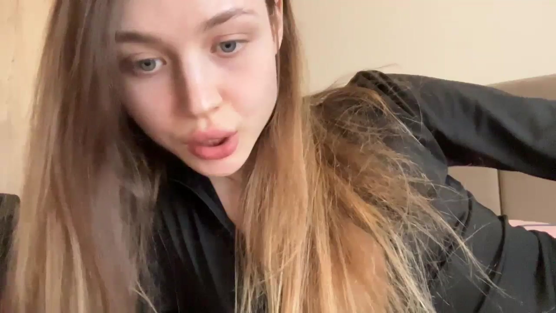 Gallery image thumbnail from Coconut_dream's myfreecams stream on, 02/15/2024, 14:34 image 7 of 20