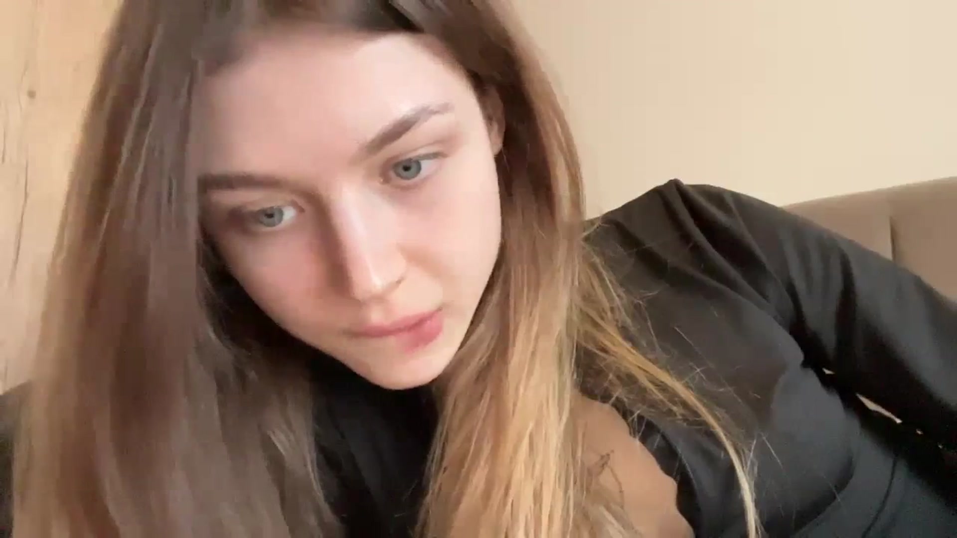 Gallery image thumbnail from Coconut_dream's myfreecams stream on, 02/15/2024, 14:34 image 9 of 20
