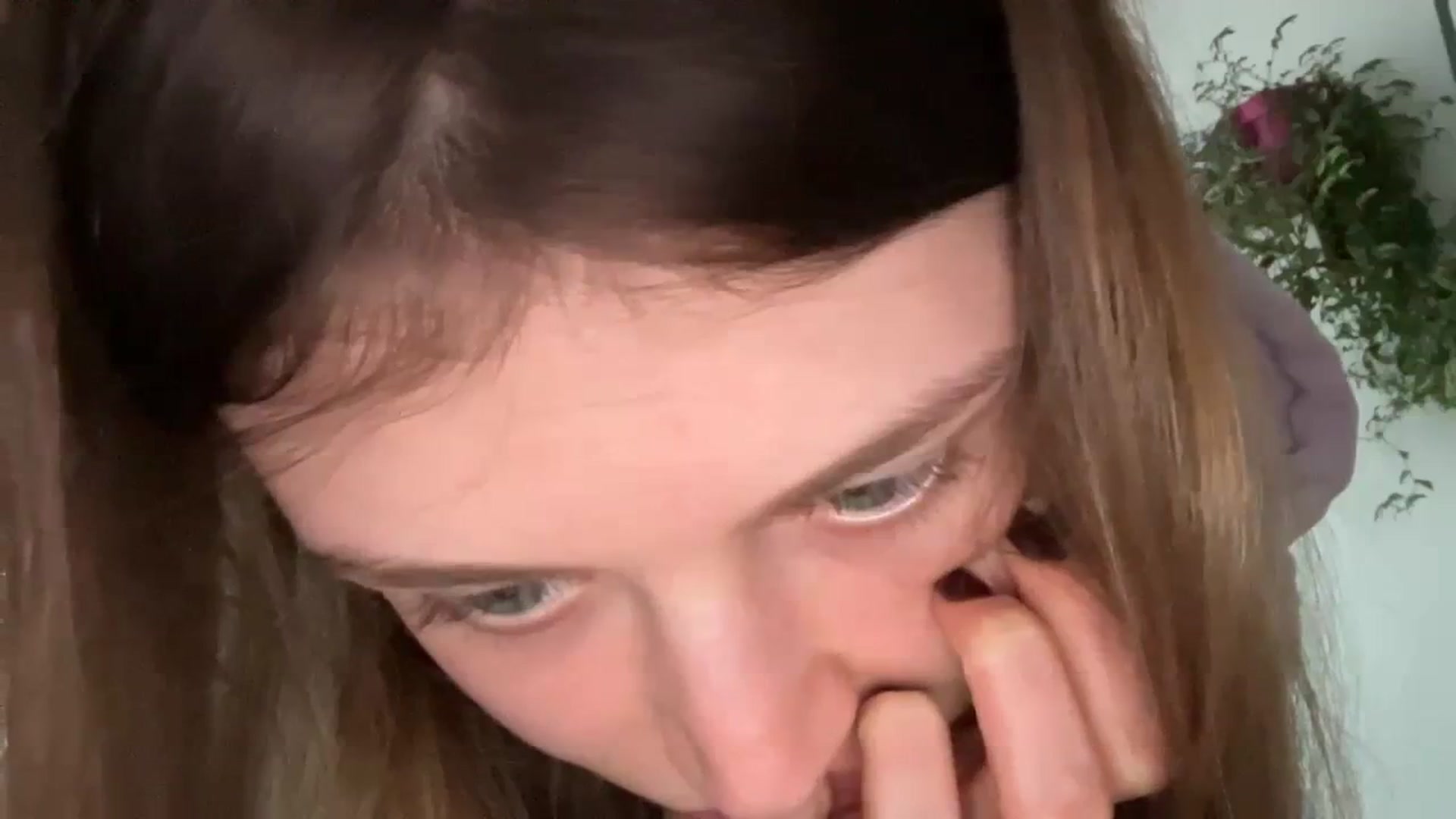 Gallery image thumbnail from Coconut_dream's myfreecams stream on, 03/10/2024, 17:14 image 19 of 20